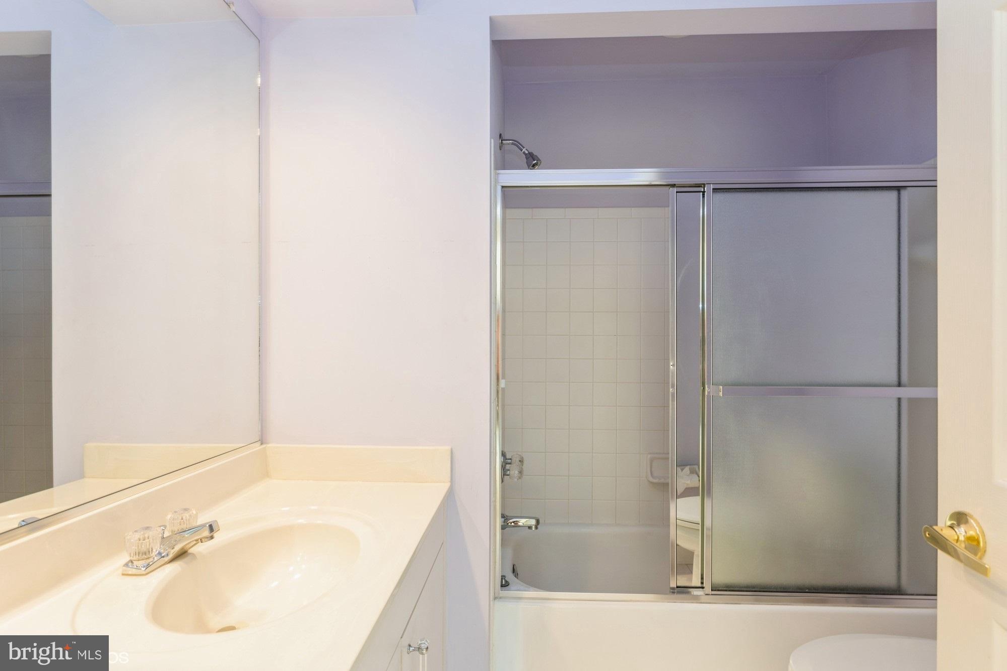 COLLEGE HILLS - Residential