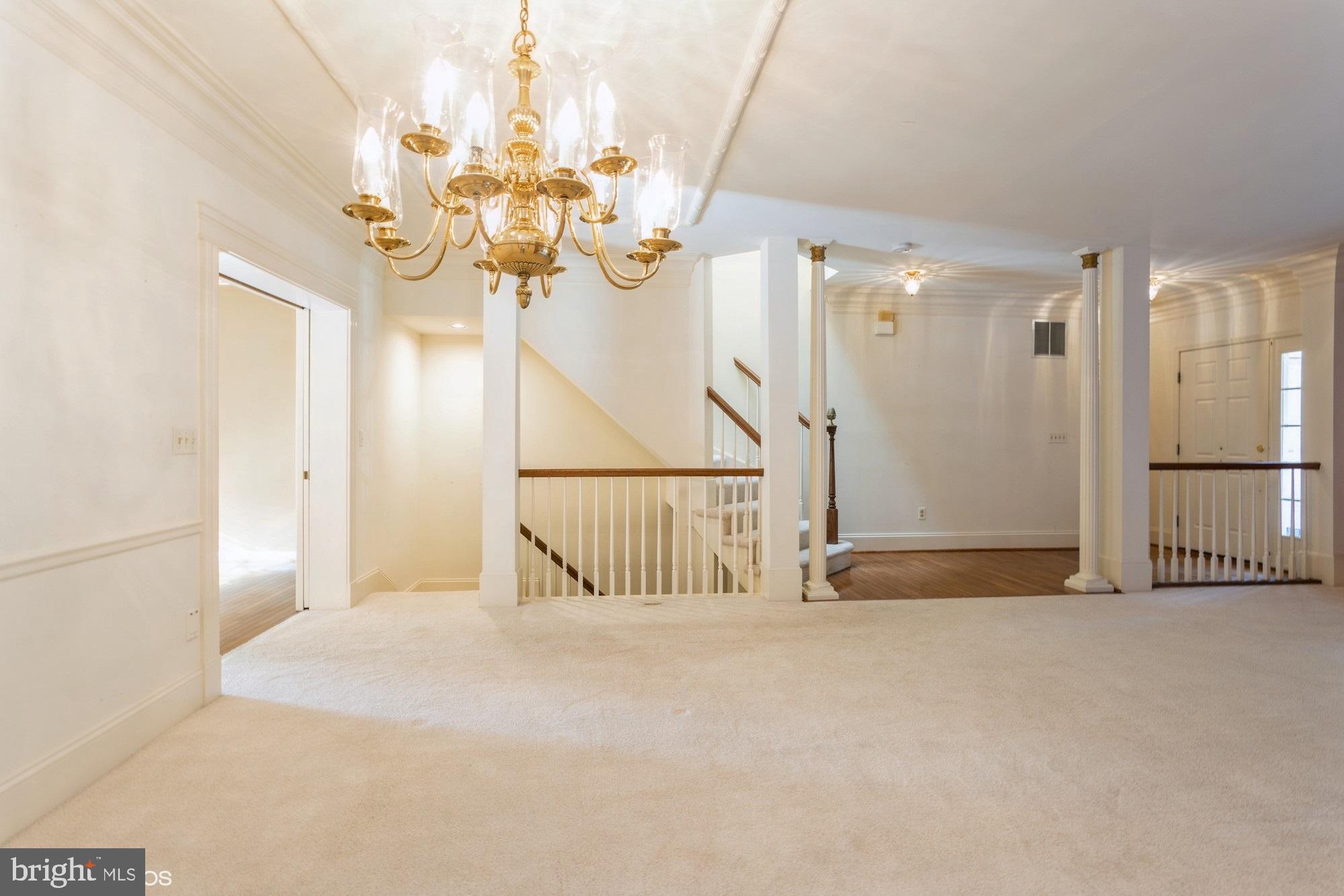 COLLEGE HILLS - Residential