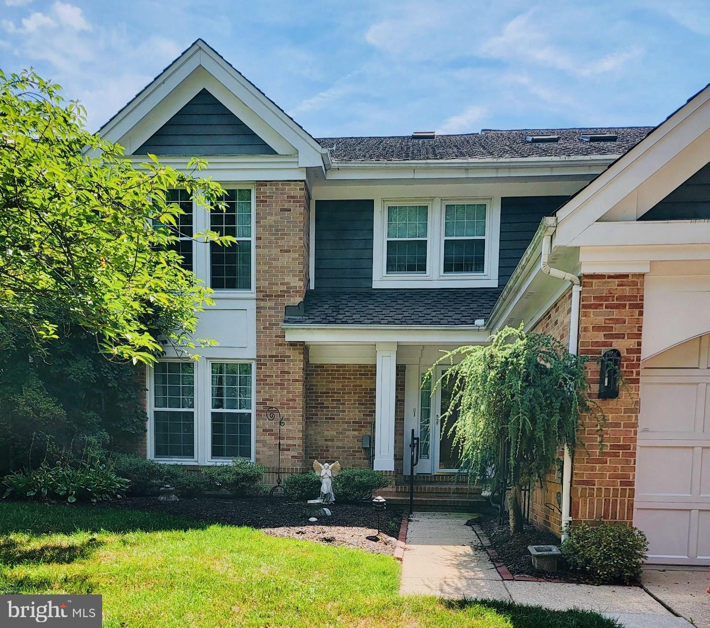 COLLEGE HILLS - Residential