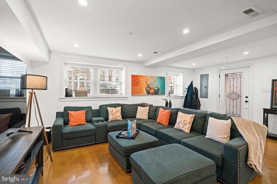 1239 SIMMS PLACE NE 5