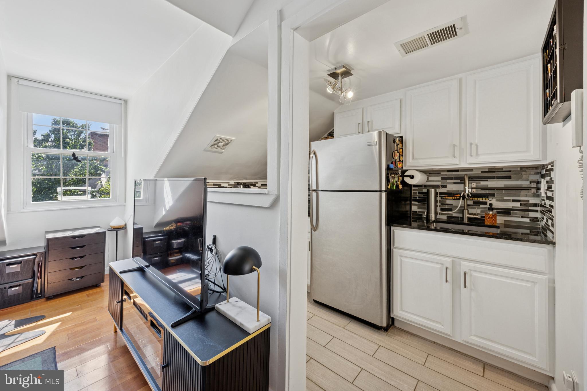 WASHINGTON SQ WEST - Residential