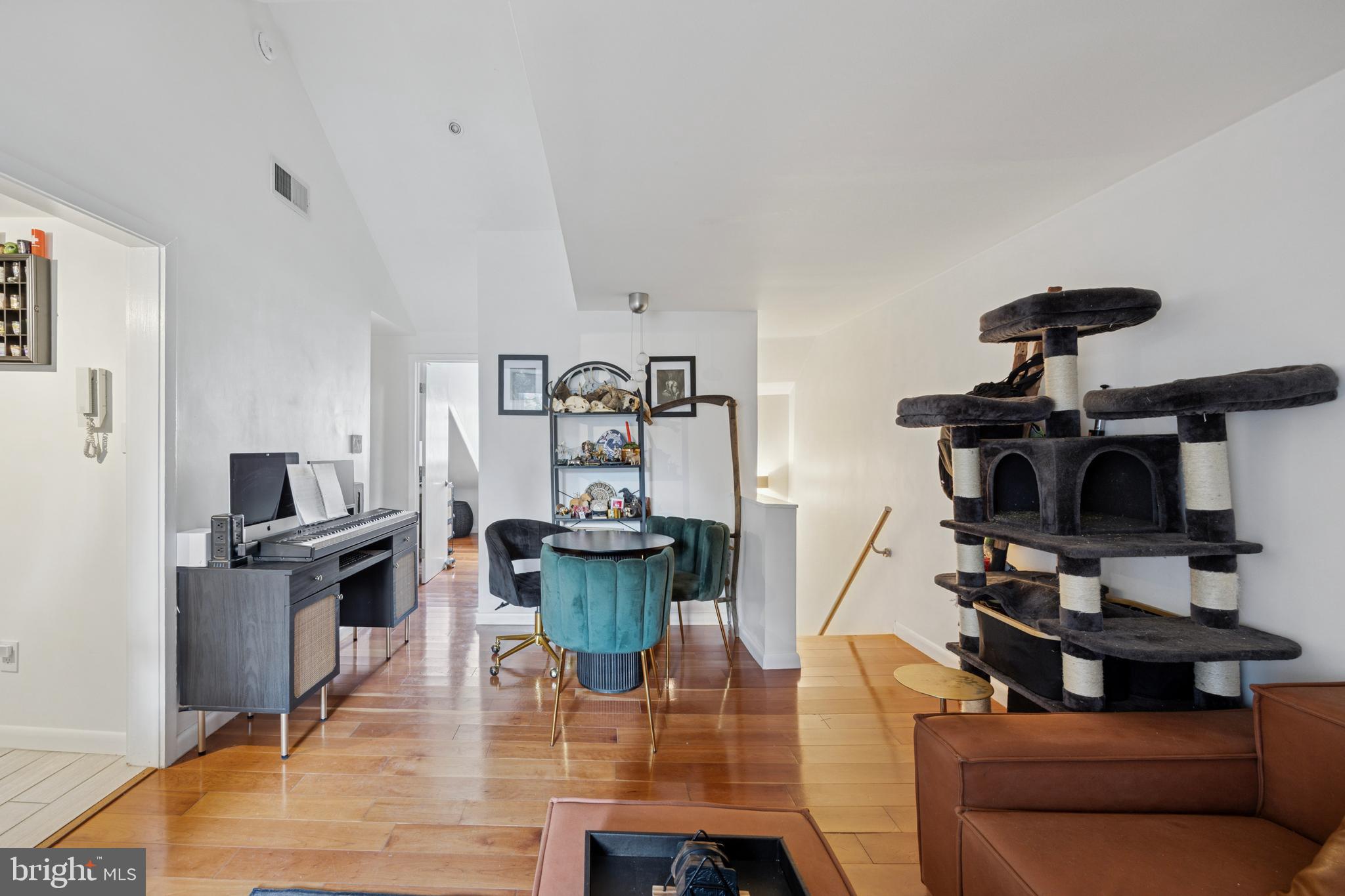 WASHINGTON SQ WEST - Residential