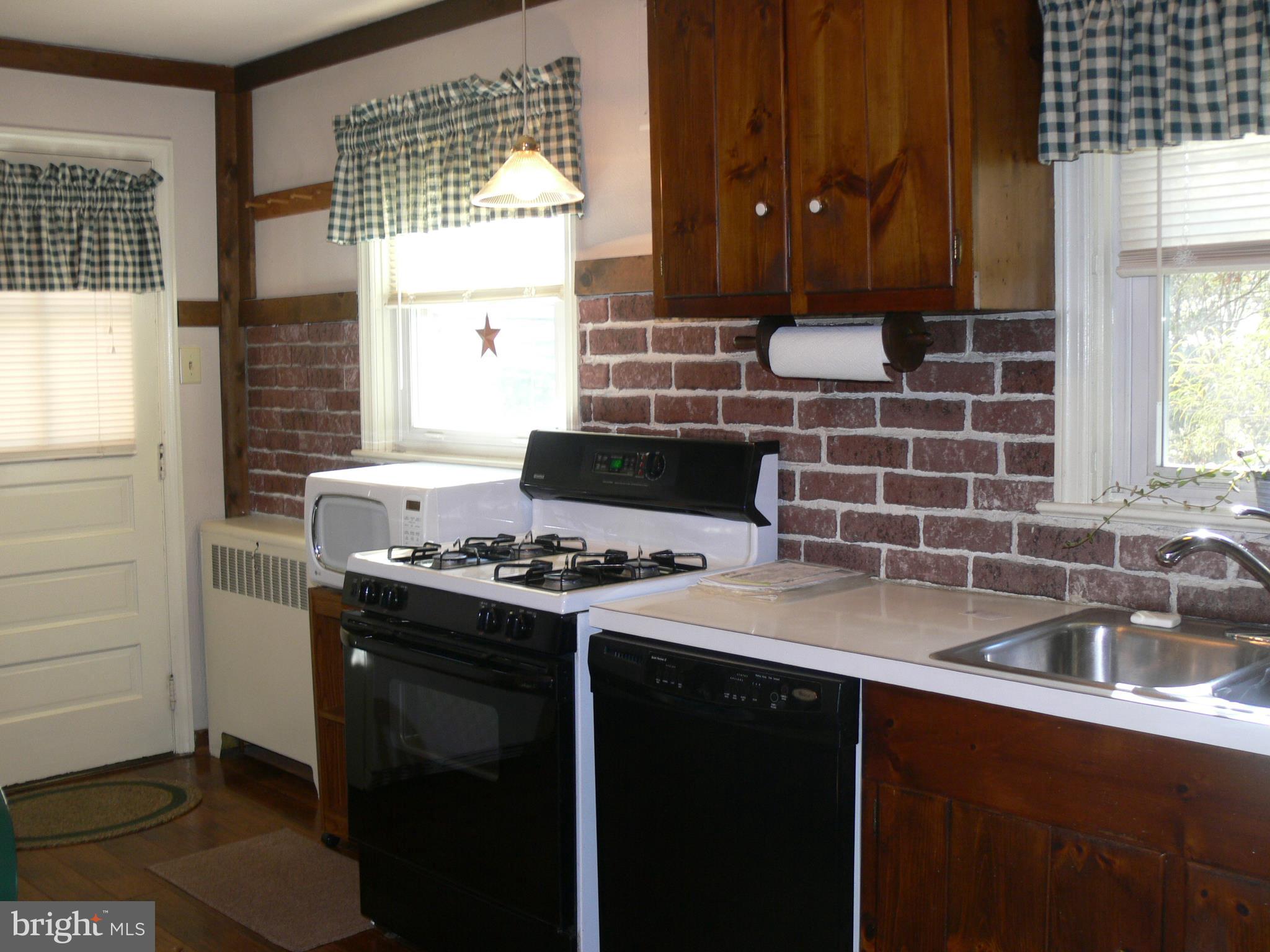 WILSHIRE HILLS - Residential