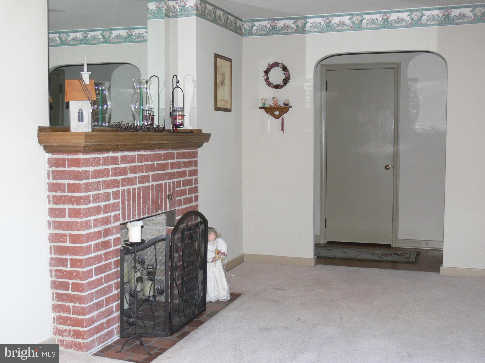 WILSHIRE HILLS - Residential