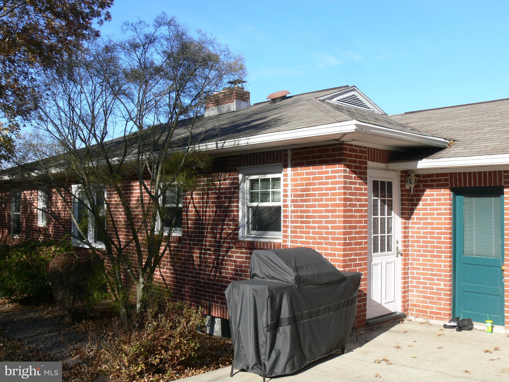 WILSHIRE HILLS - Residential