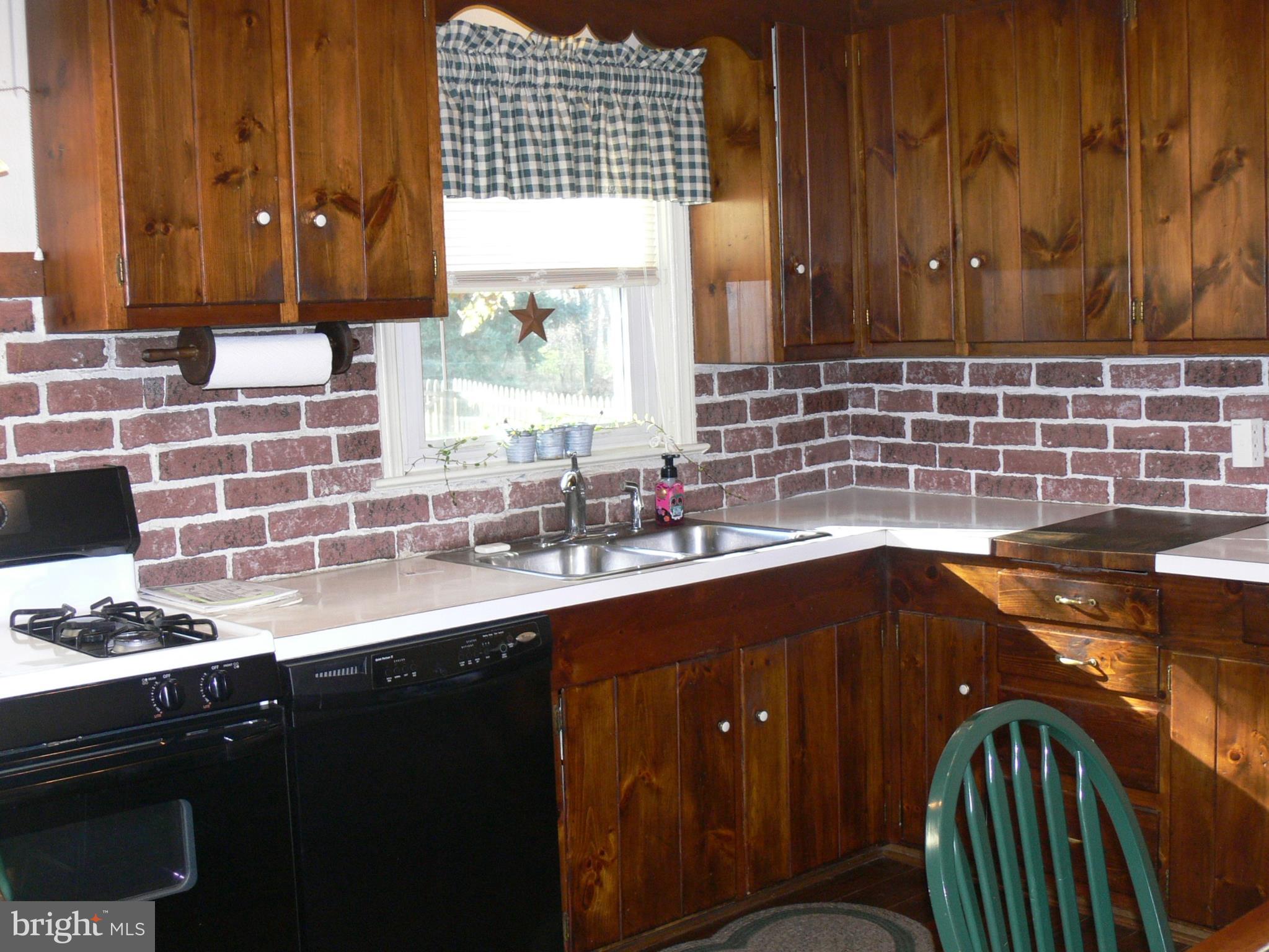 WILSHIRE HILLS - Residential