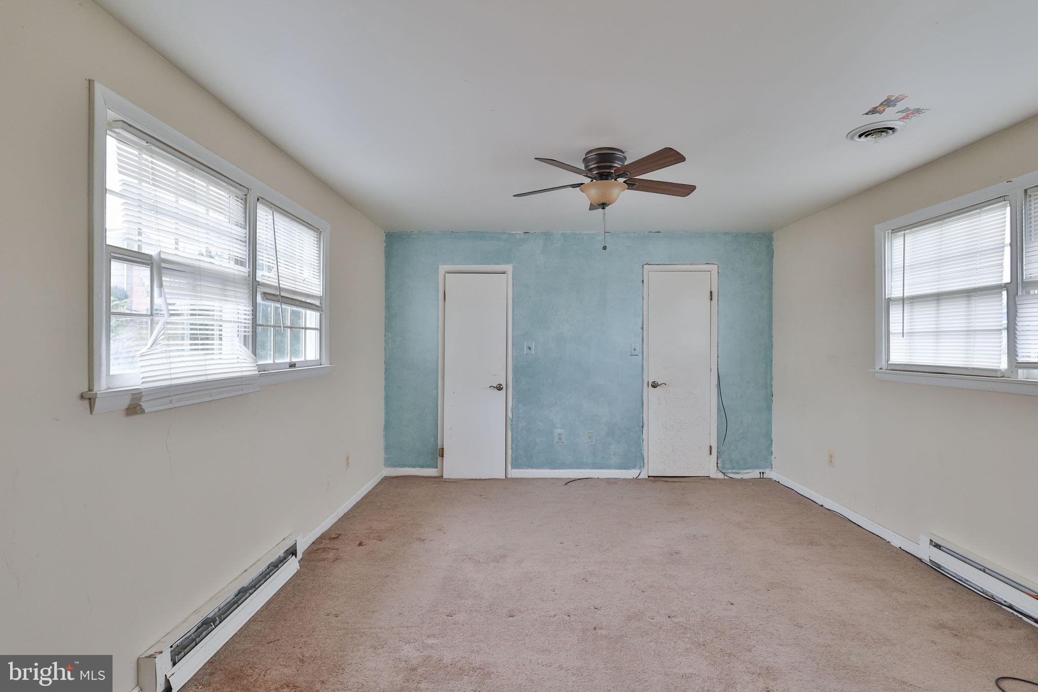 COUNTRY HEIGHTS - Residential