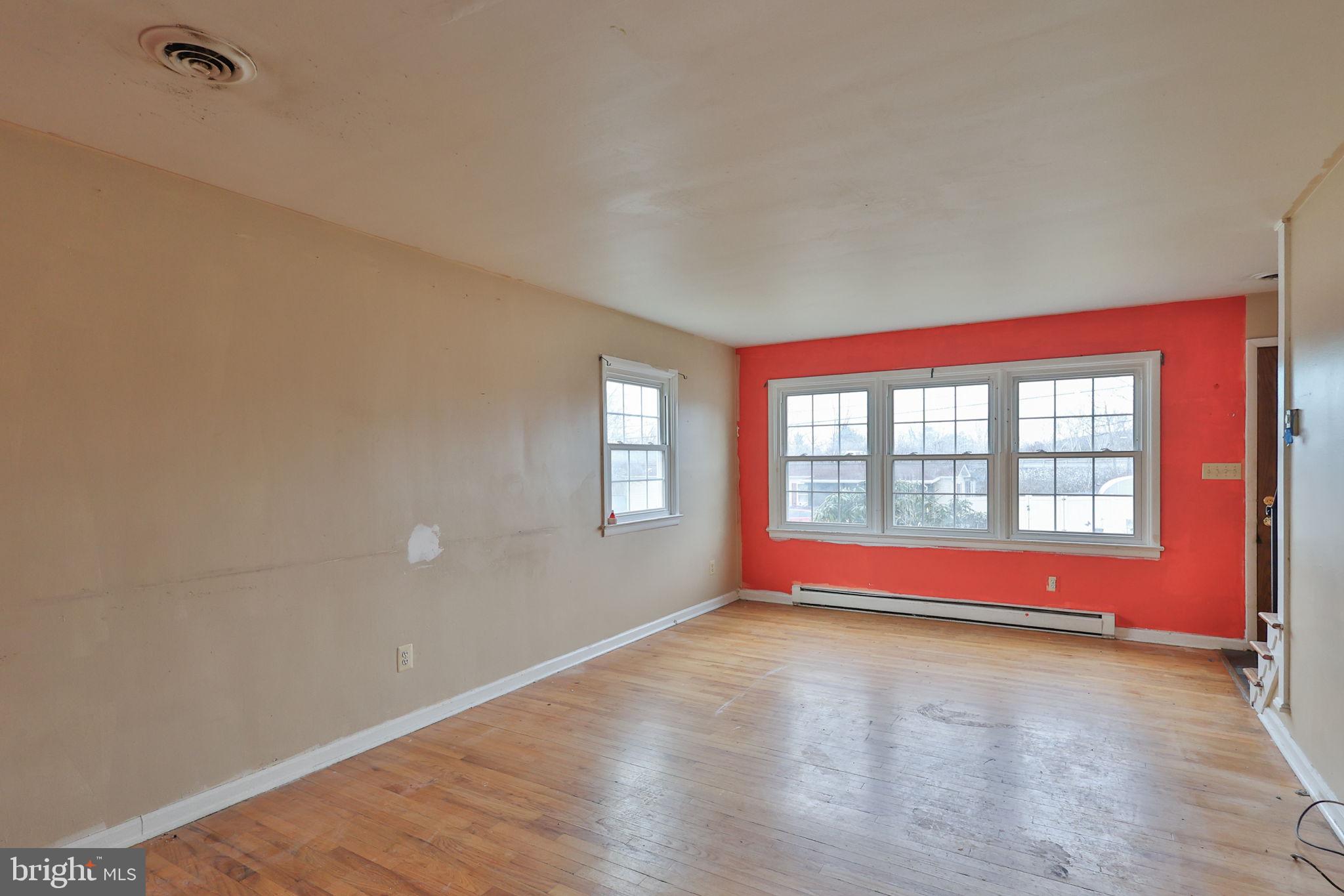 COUNTRY HEIGHTS - Residential