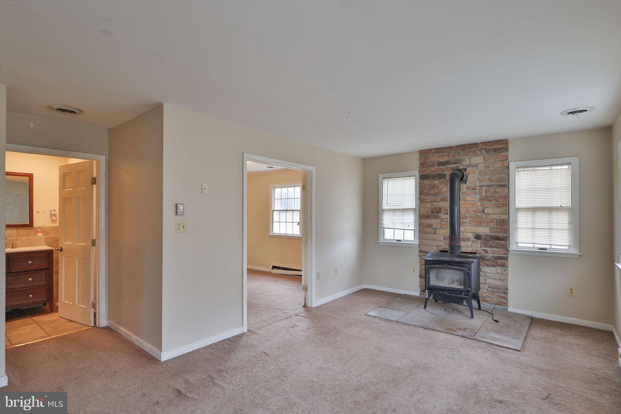 COUNTRY HEIGHTS - Residential