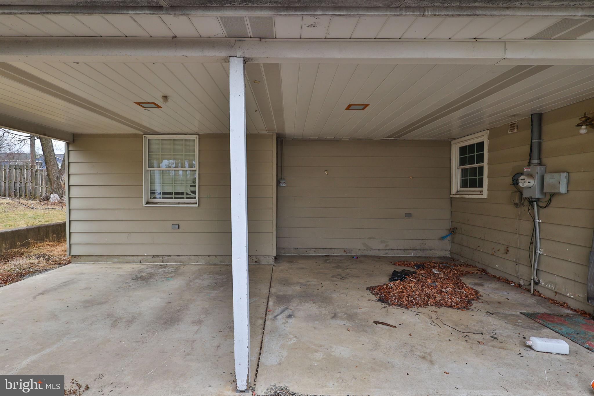 COUNTRY HEIGHTS - Residential