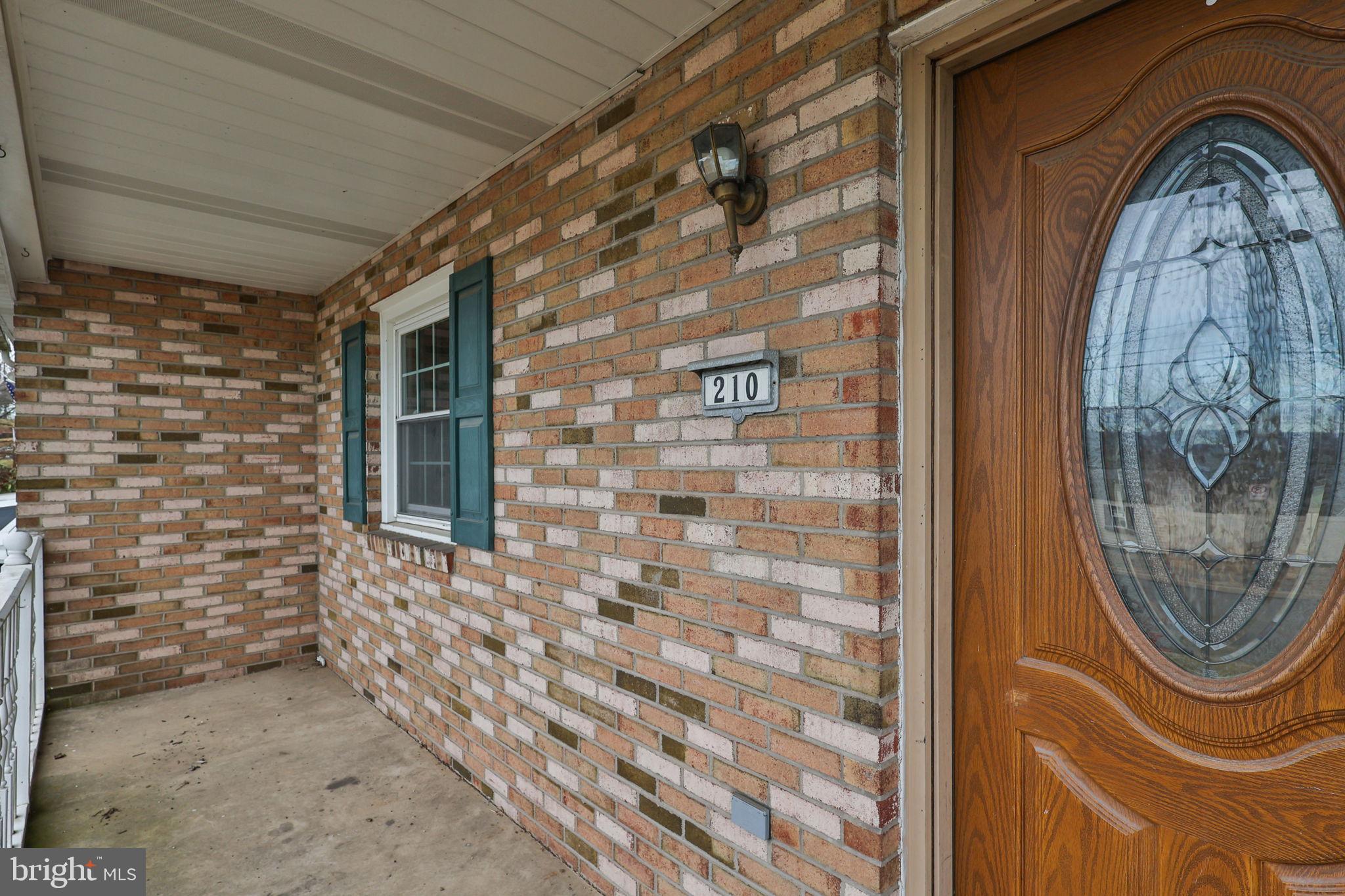 COUNTRY HEIGHTS - Residential