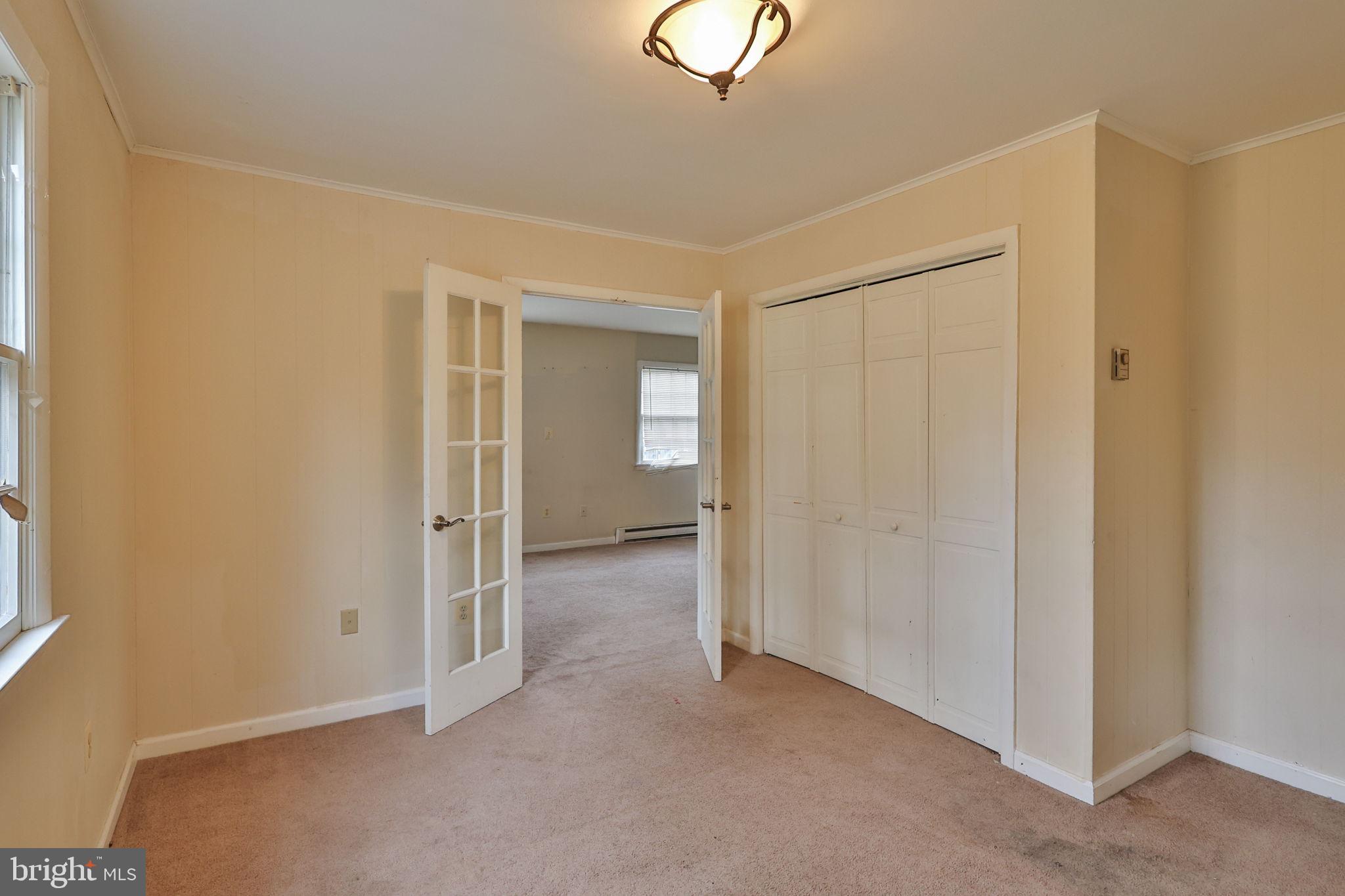 COUNTRY HEIGHTS - Residential