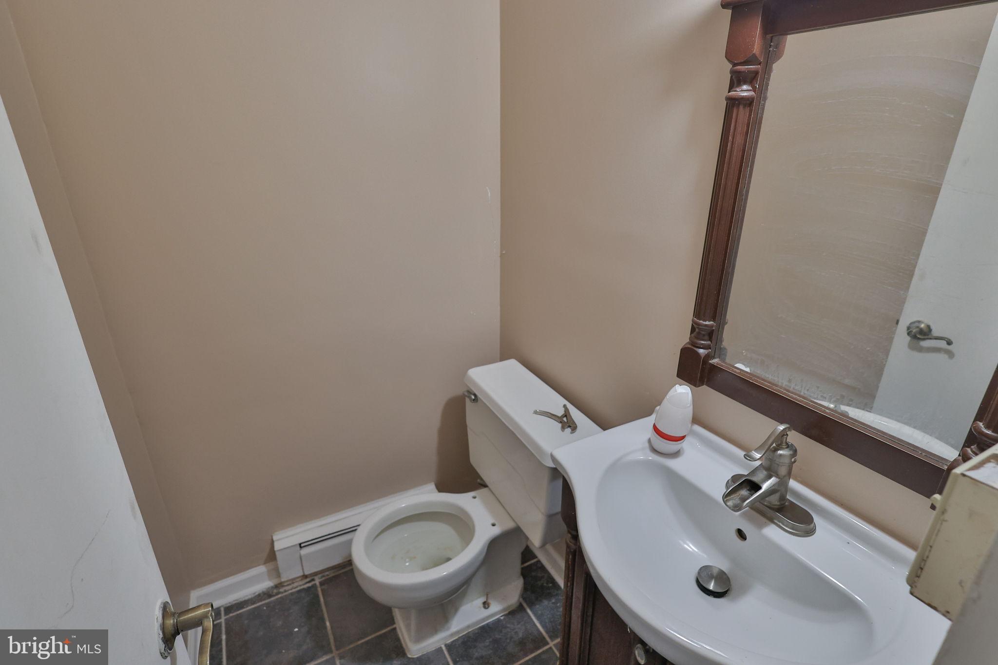 COUNTRY HEIGHTS - Residential