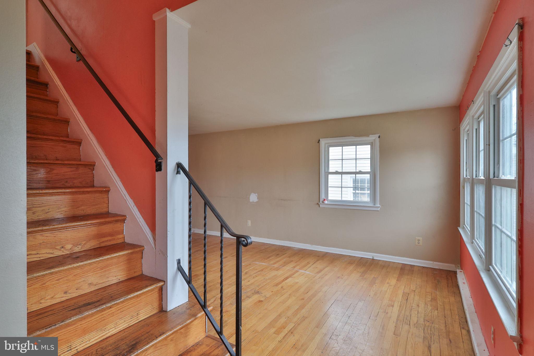 COUNTRY HEIGHTS - Residential