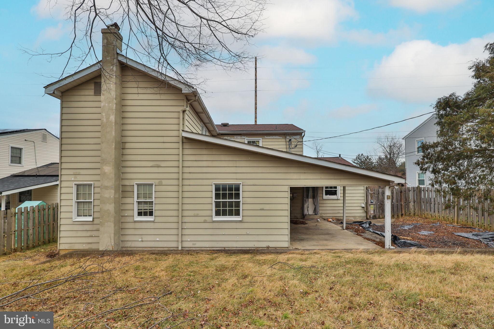 COUNTRY HEIGHTS - Residential