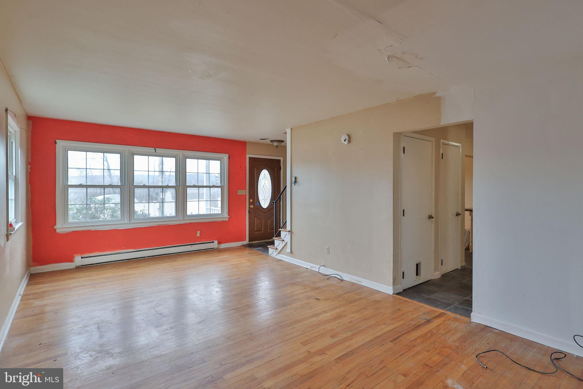 COUNTRY HEIGHTS - Residential