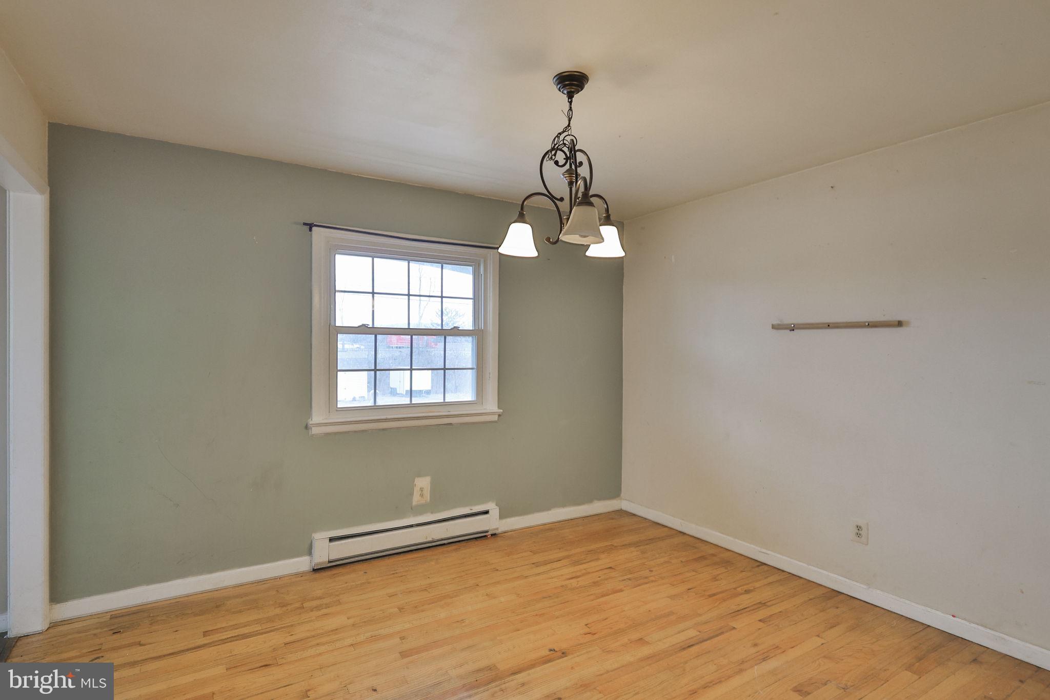 COUNTRY HEIGHTS - Residential