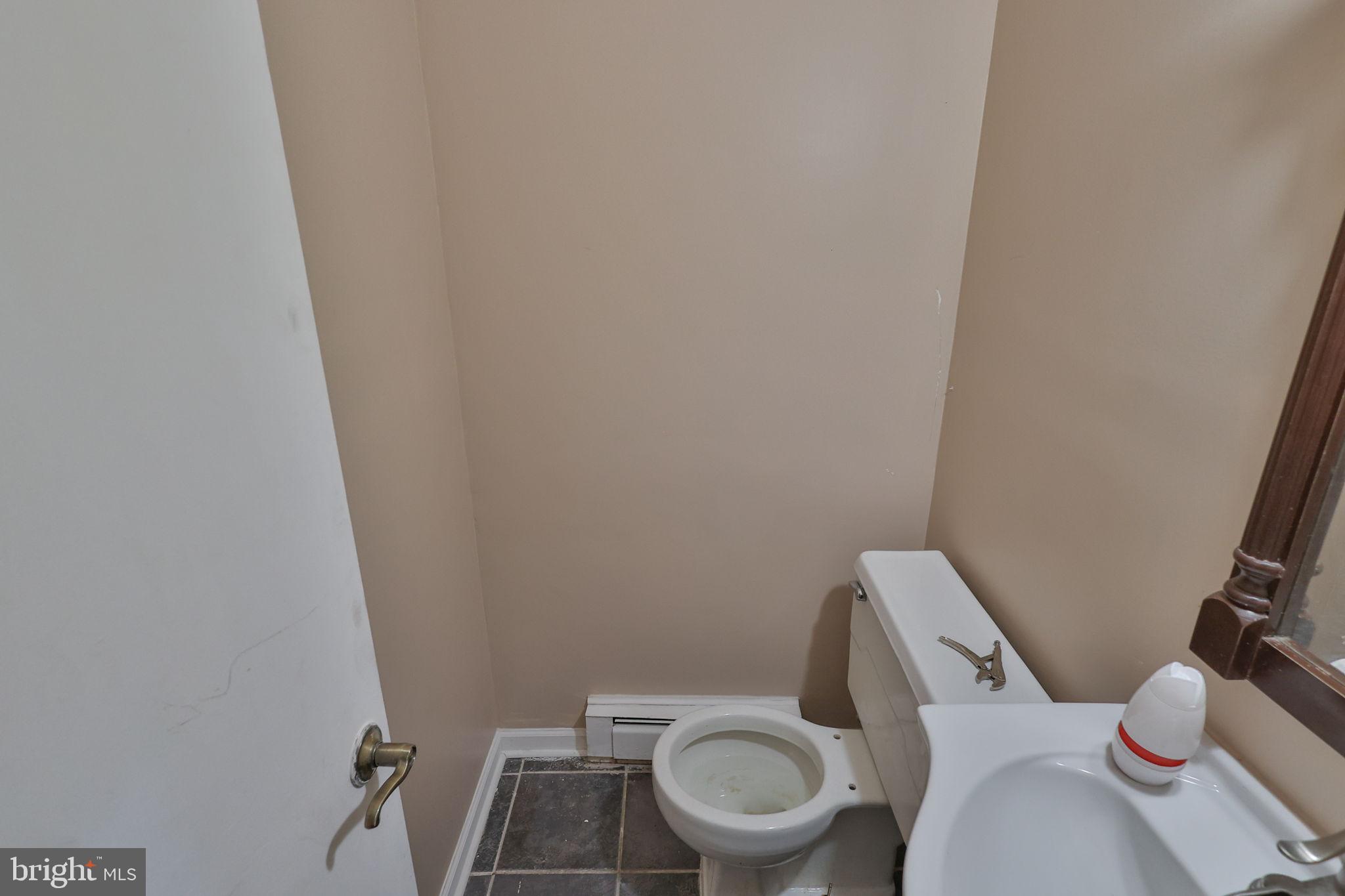 COUNTRY HEIGHTS - Residential