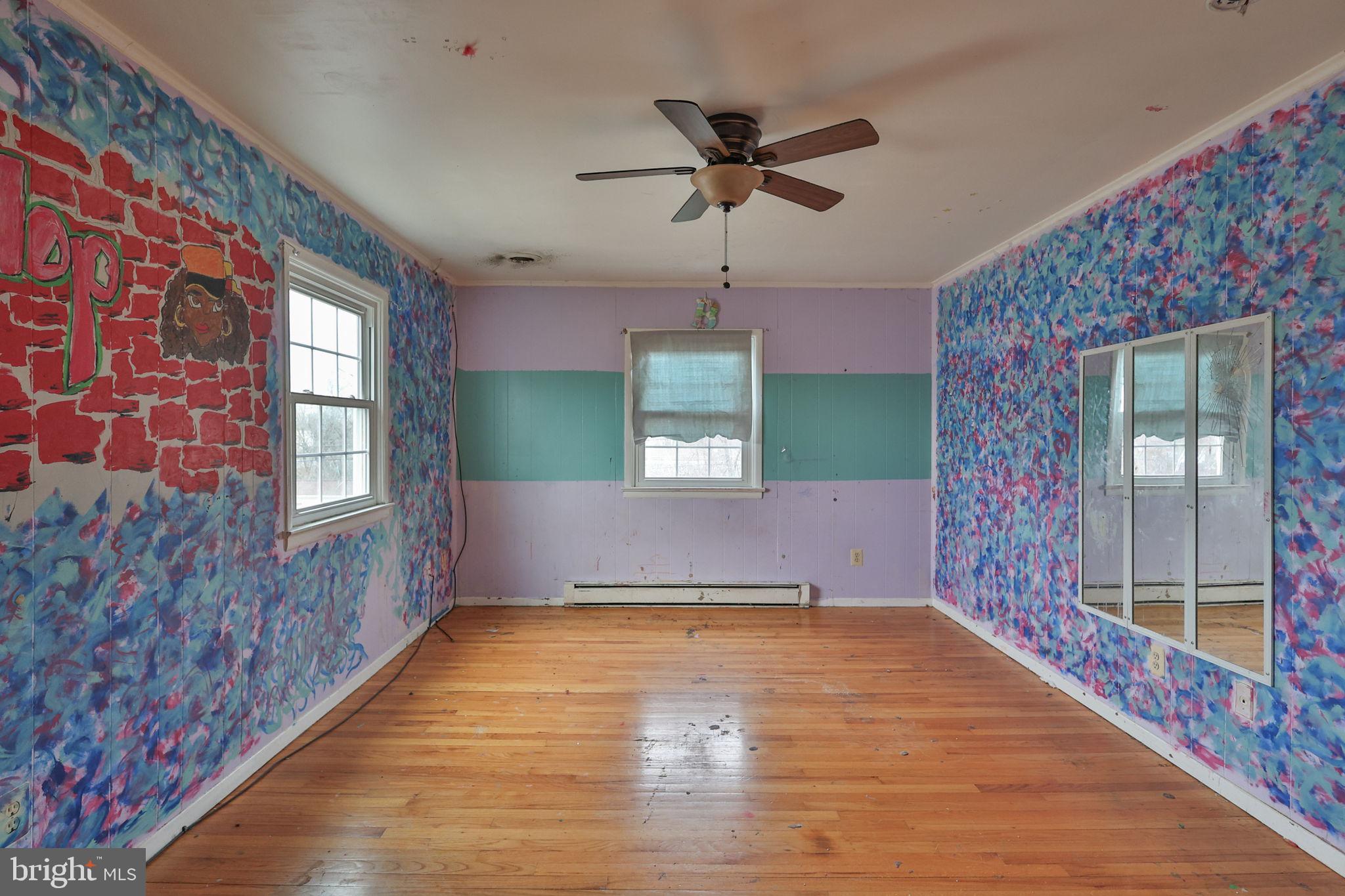 COUNTRY HEIGHTS - Residential