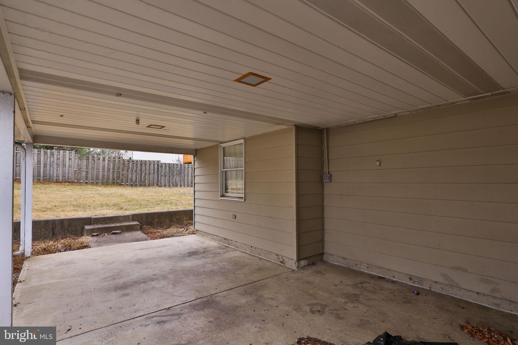 COUNTRY HEIGHTS - Residential