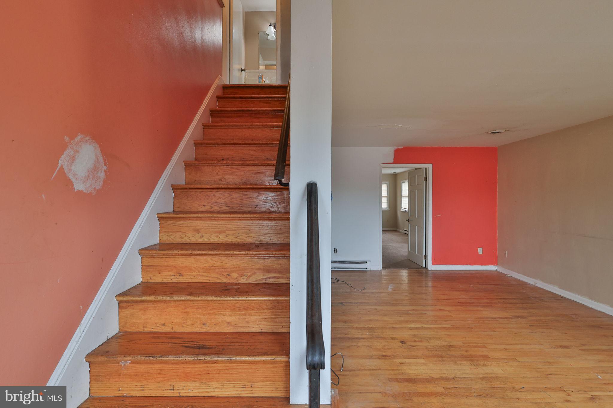 COUNTRY HEIGHTS - Residential