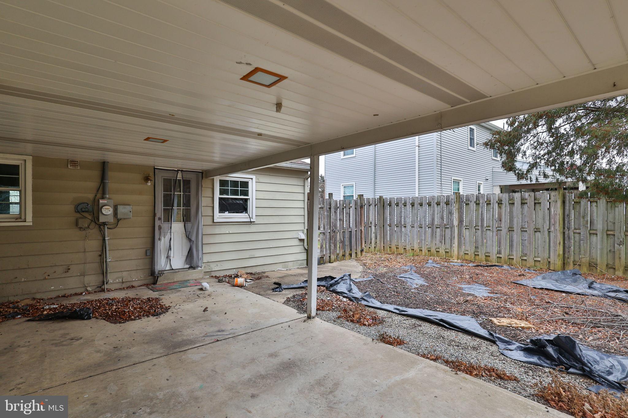 COUNTRY HEIGHTS - Residential