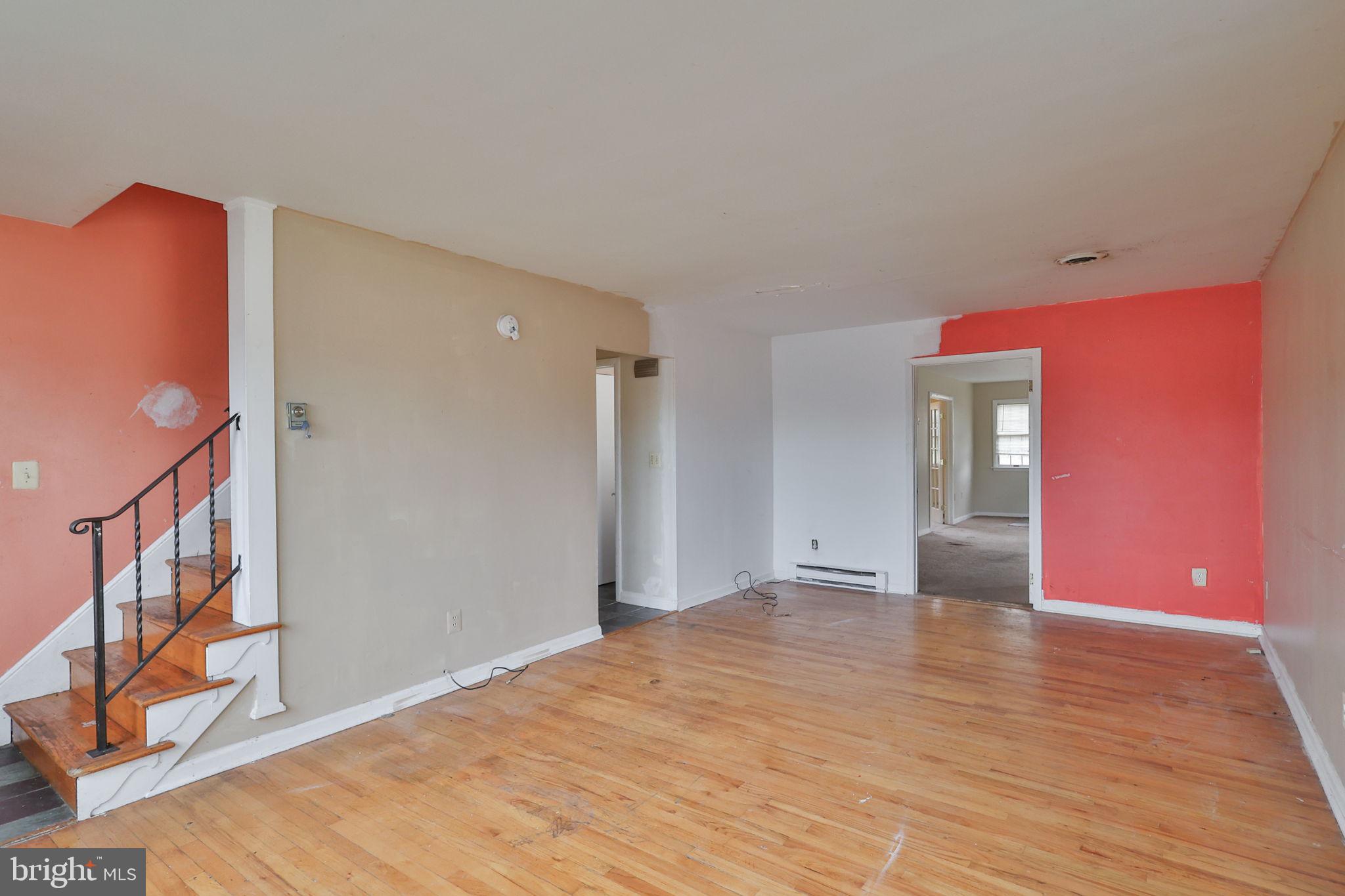 COUNTRY HEIGHTS - Residential