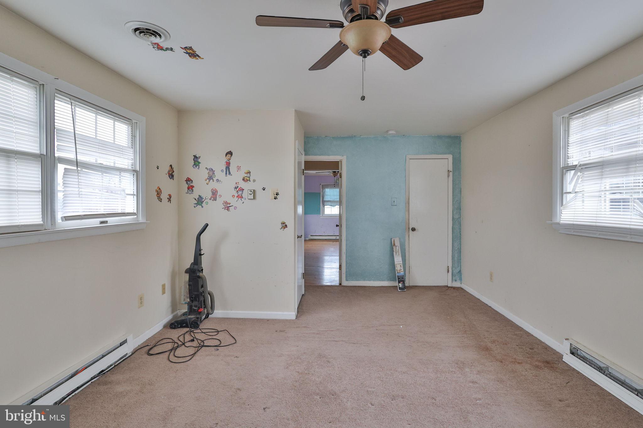 COUNTRY HEIGHTS - Residential