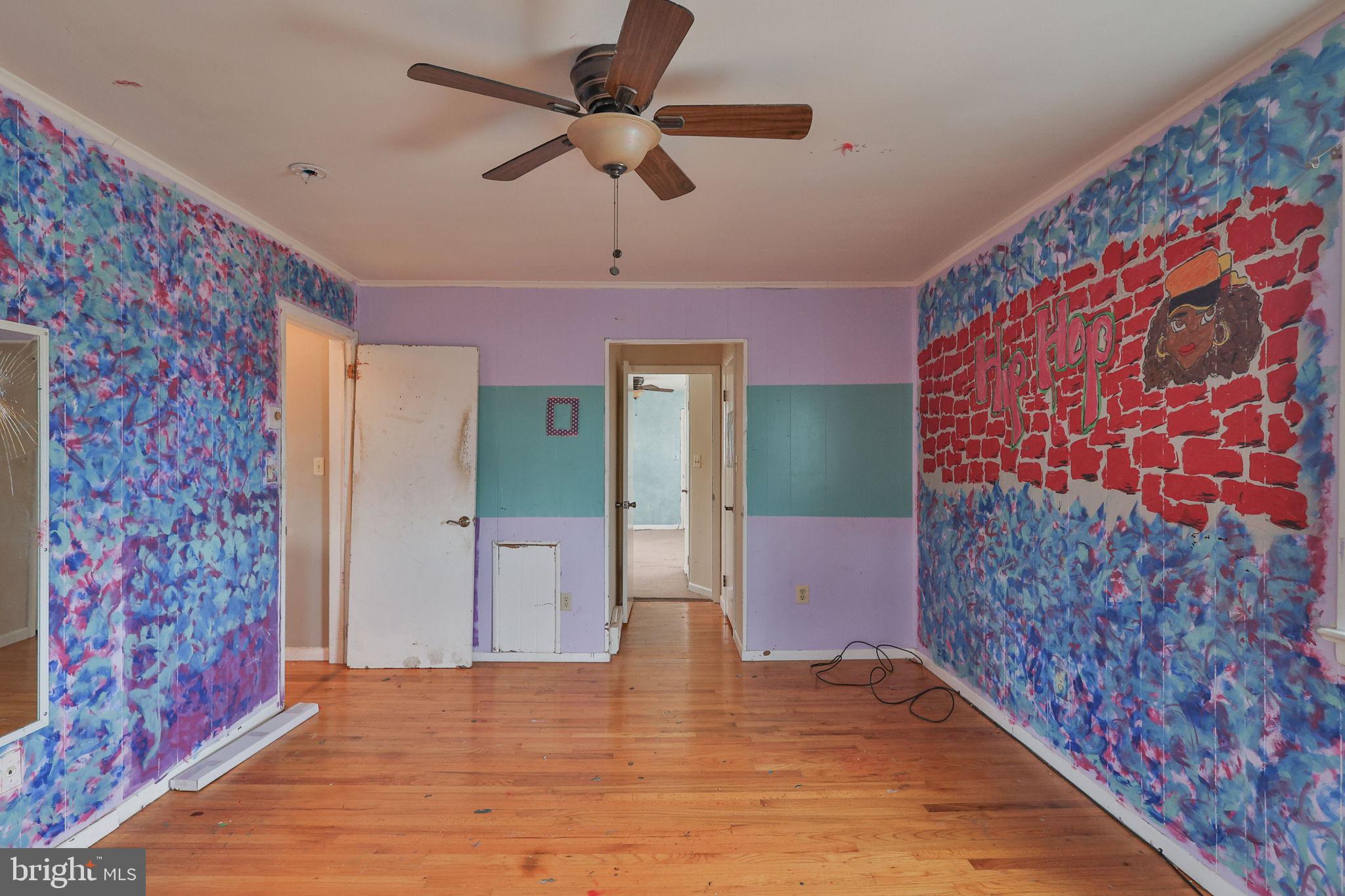 COUNTRY HEIGHTS - Residential