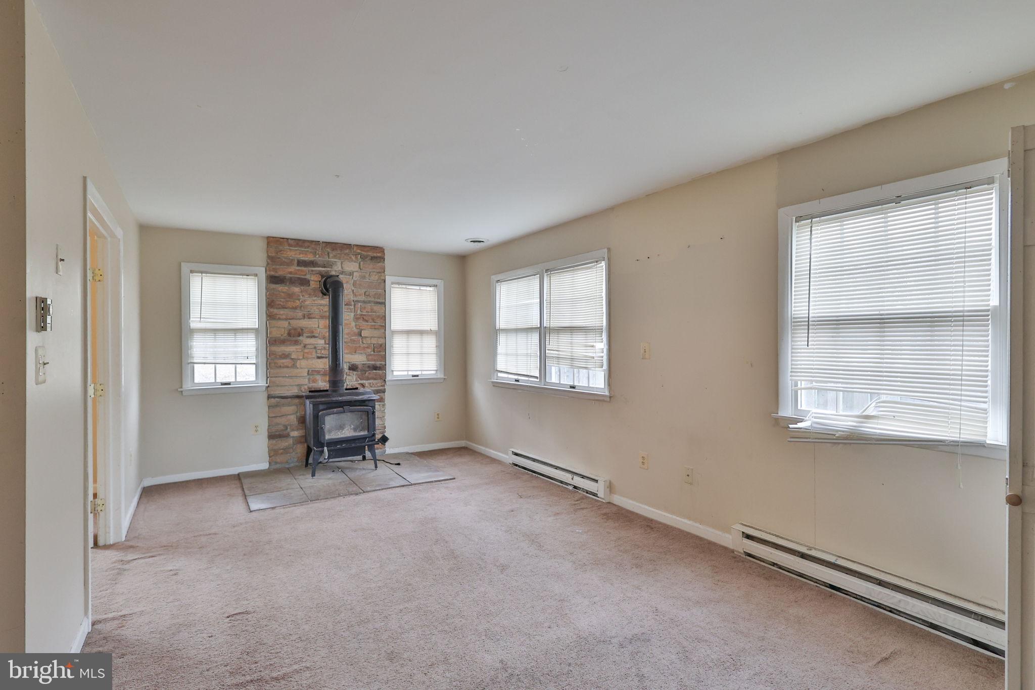 COUNTRY HEIGHTS - Residential