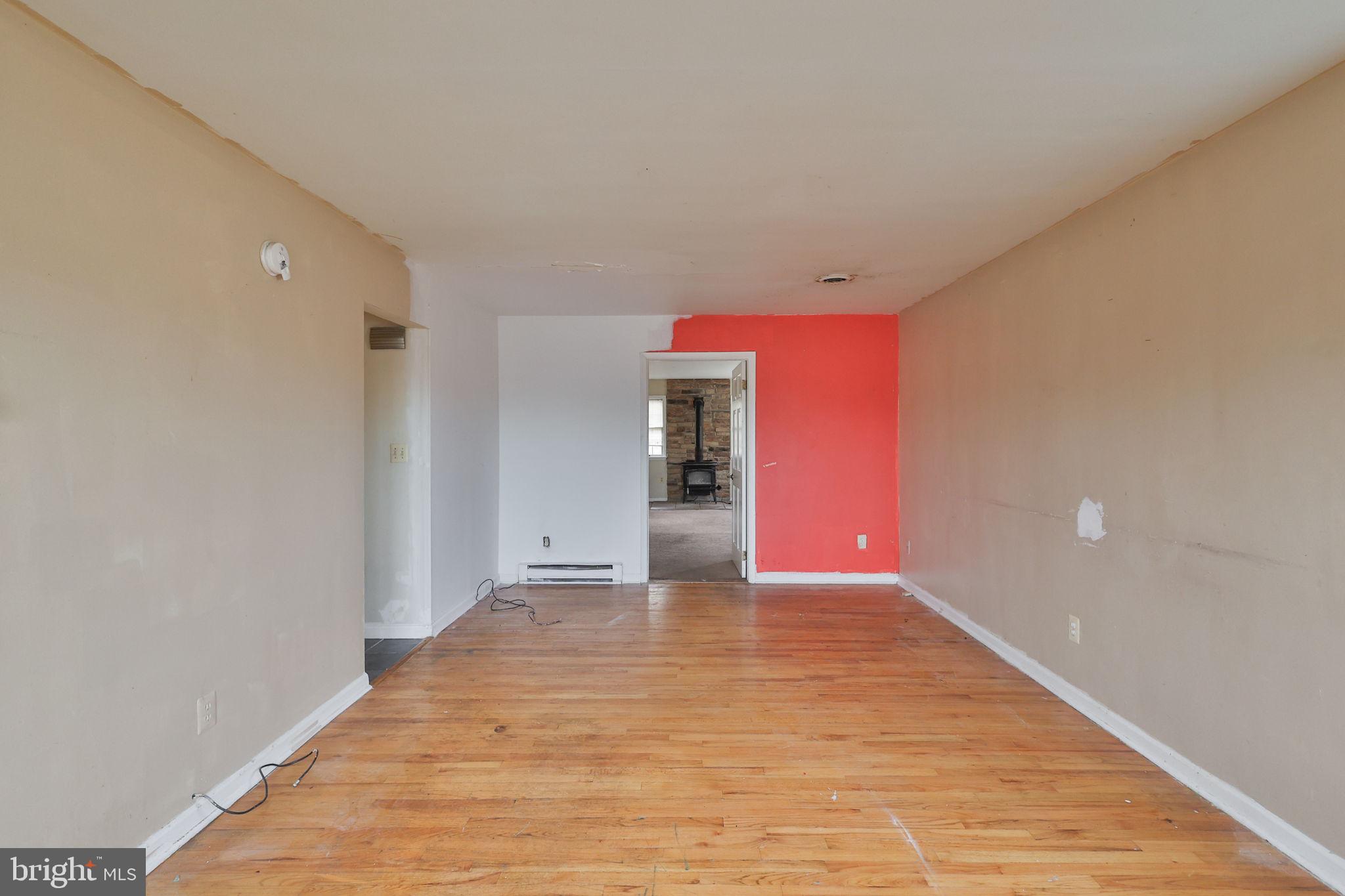 COUNTRY HEIGHTS - Residential