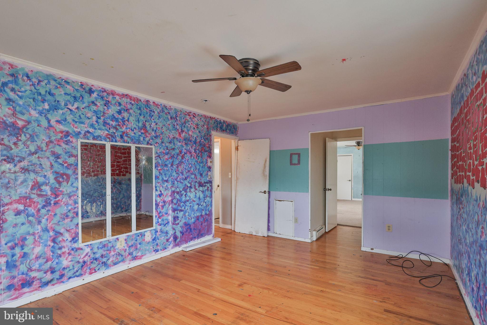 COUNTRY HEIGHTS - Residential