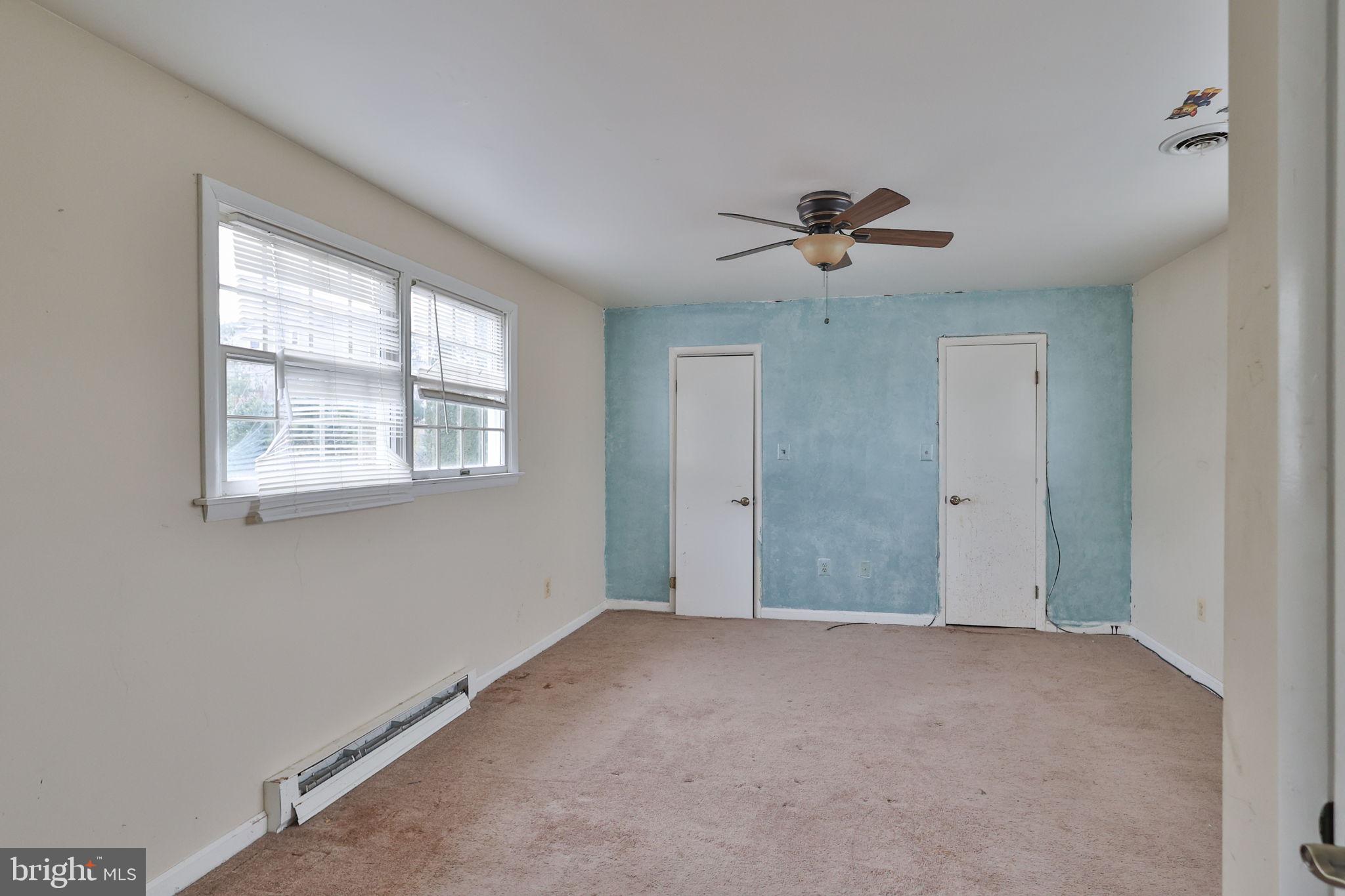 COUNTRY HEIGHTS - Residential