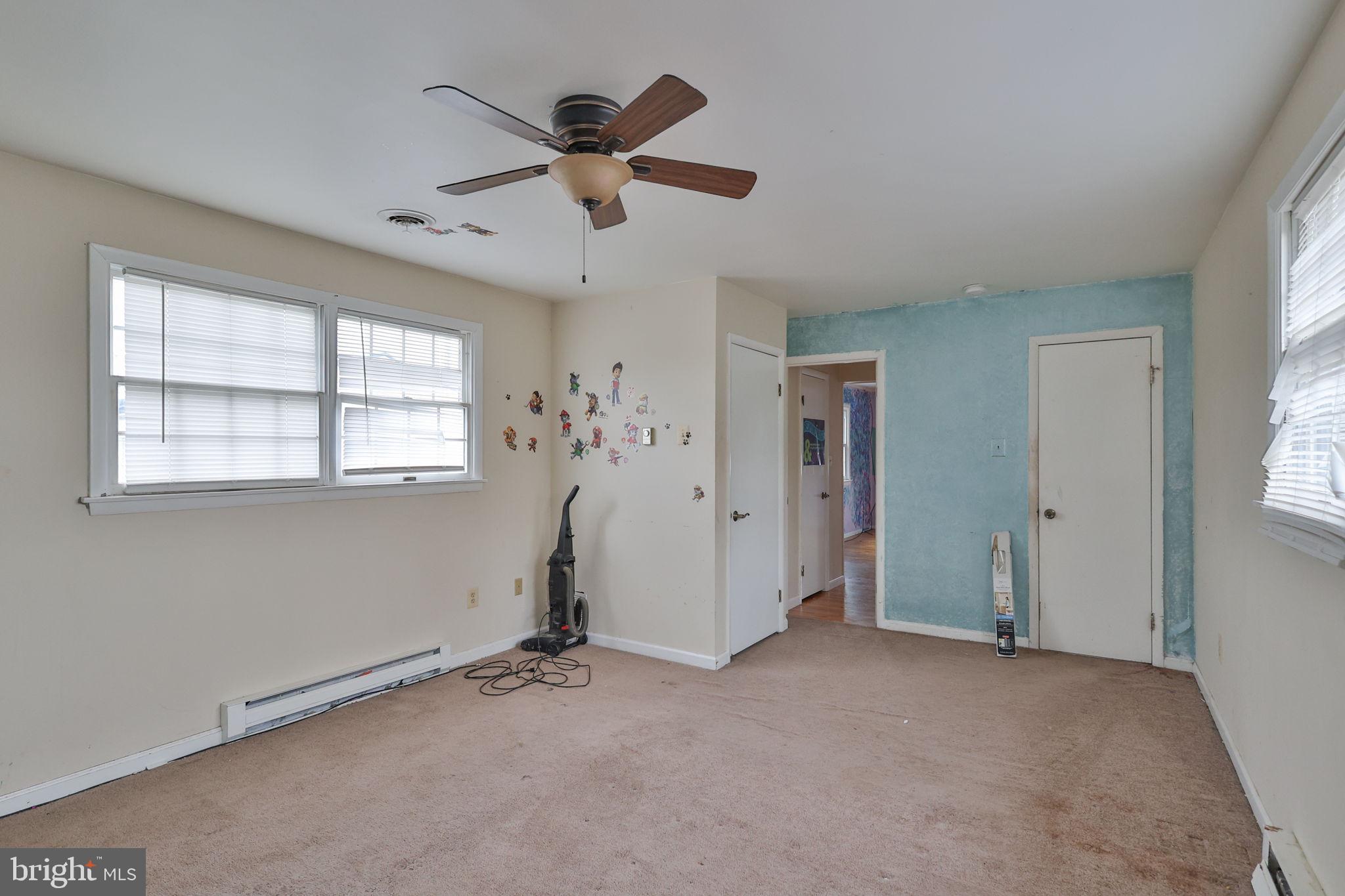 COUNTRY HEIGHTS - Residential