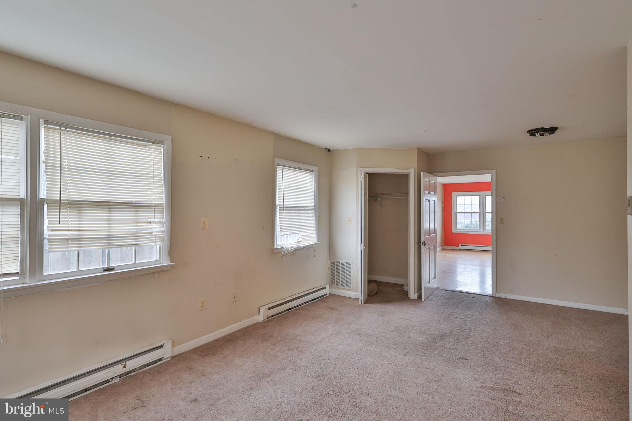 COUNTRY HEIGHTS - Residential