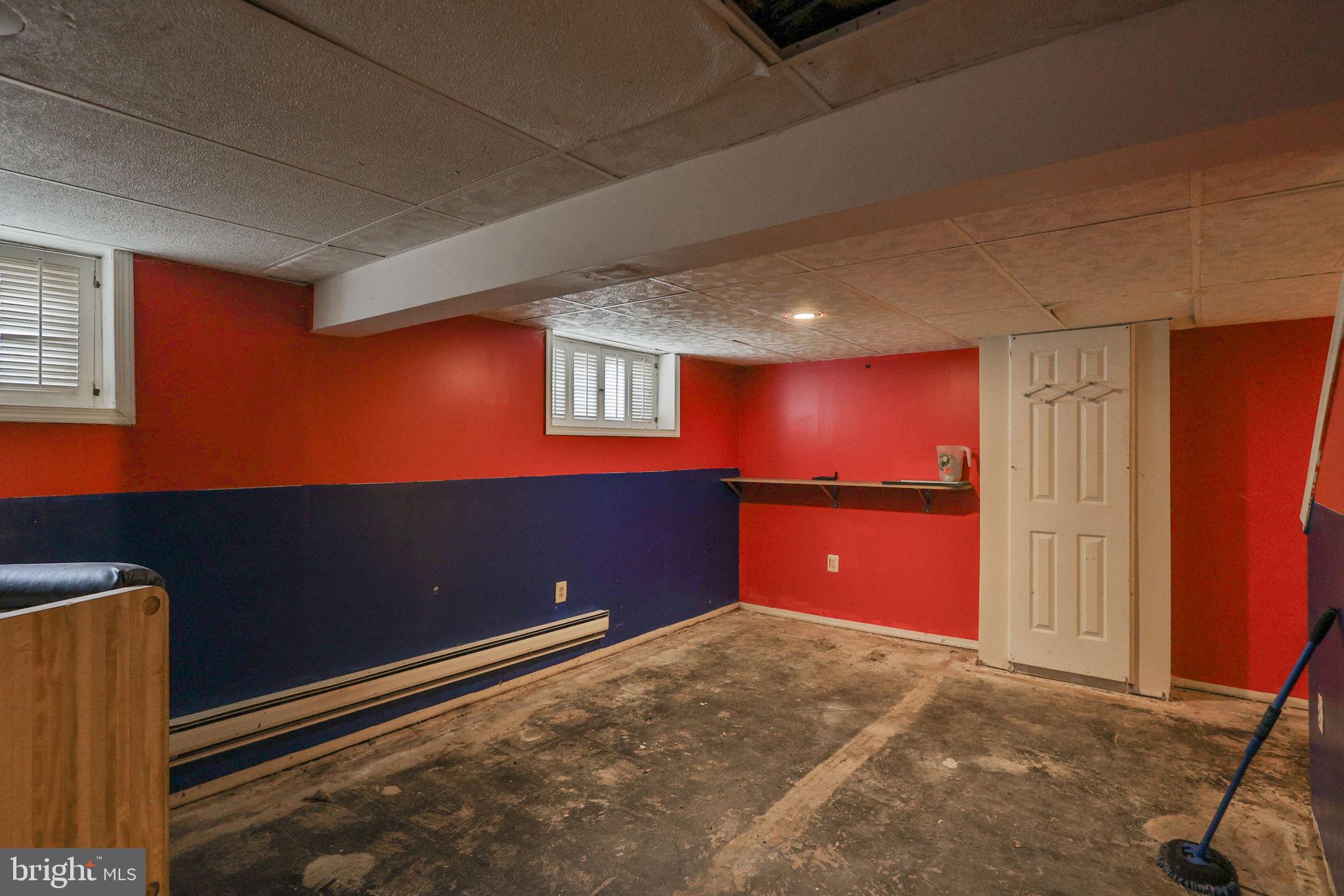 COUNTRY HEIGHTS - Residential