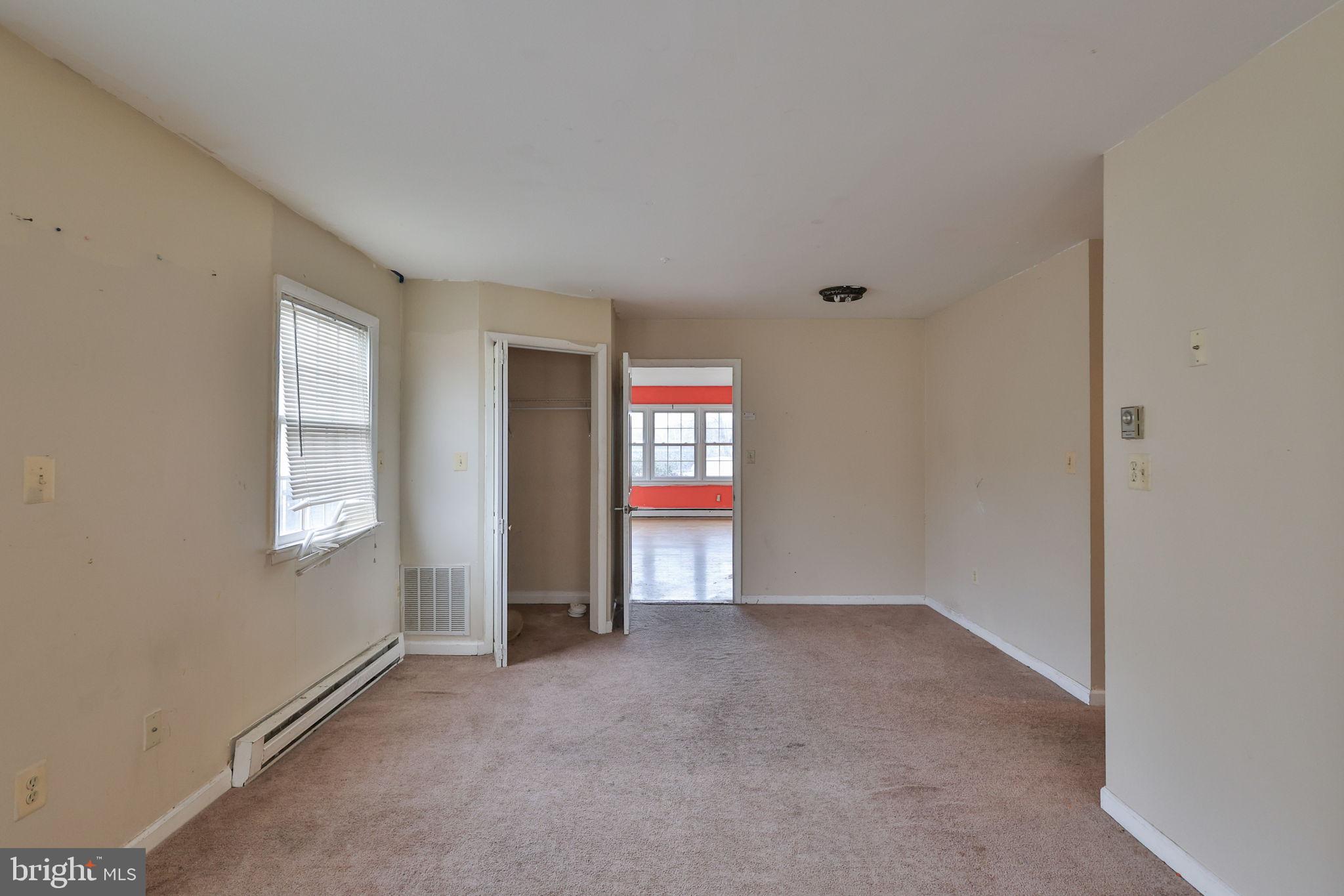 COUNTRY HEIGHTS - Residential