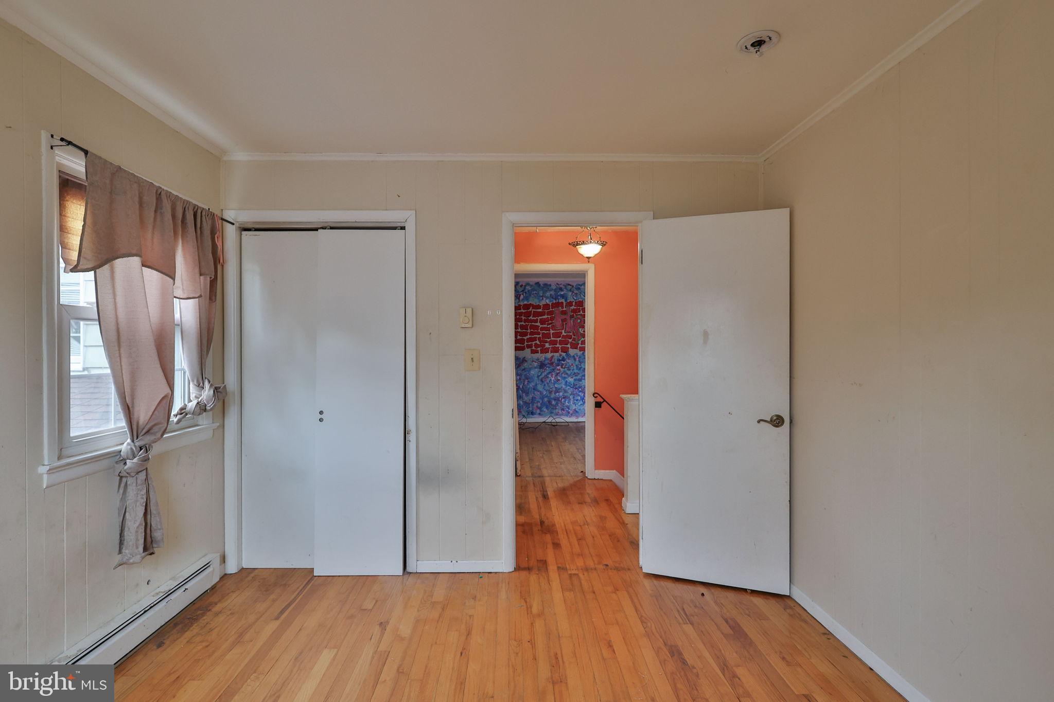 COUNTRY HEIGHTS - Residential