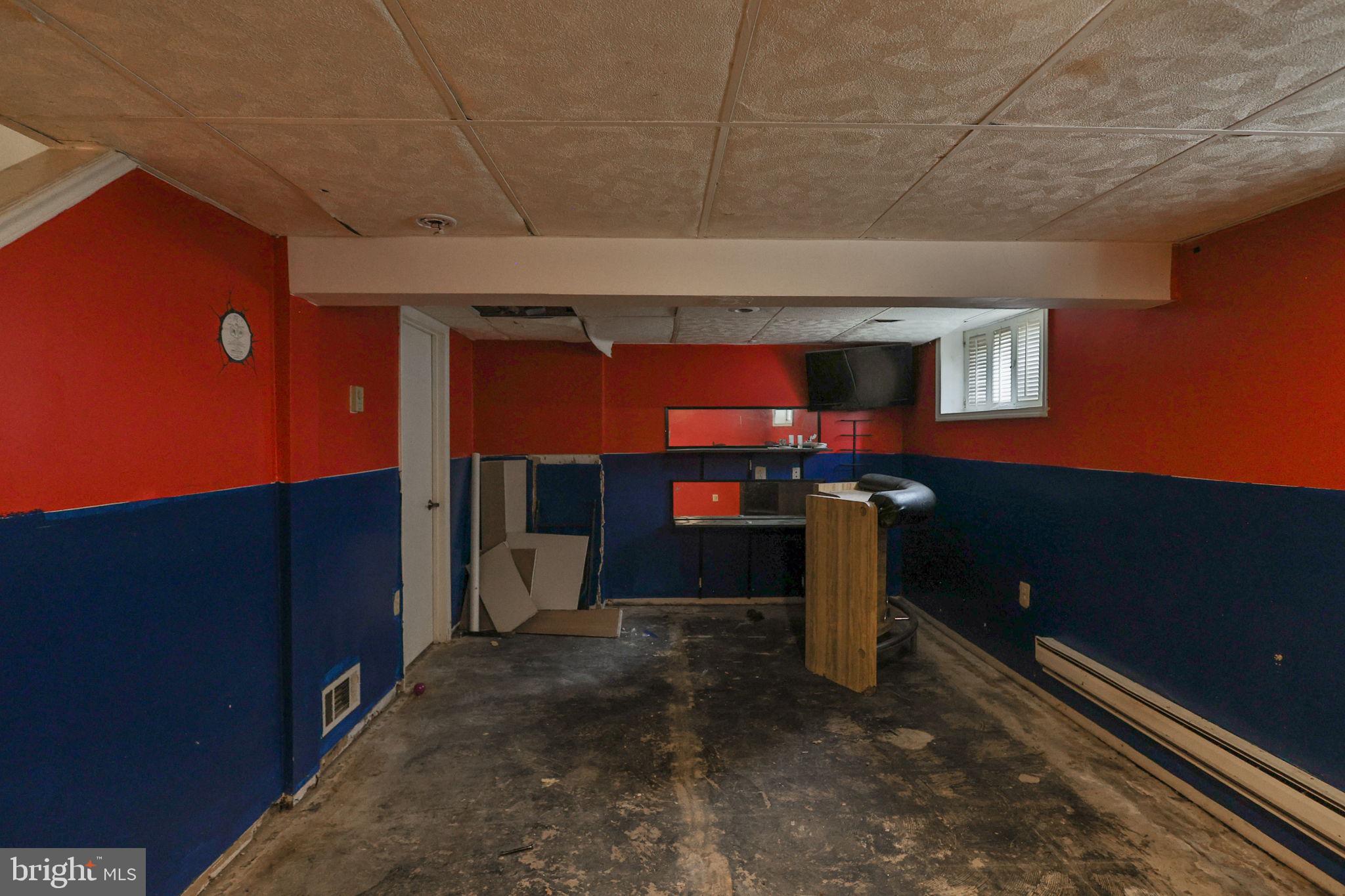 COUNTRY HEIGHTS - Residential