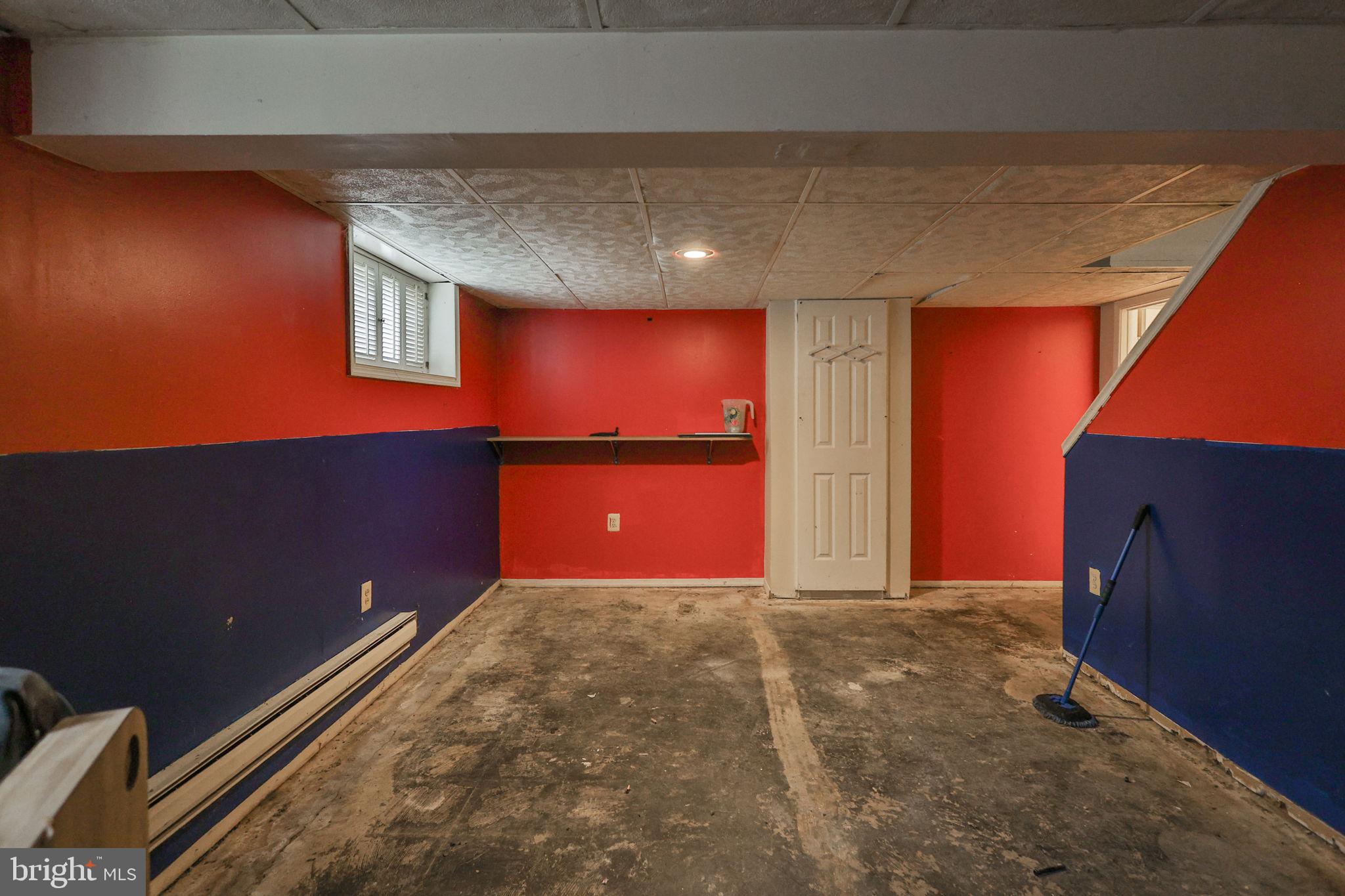 COUNTRY HEIGHTS - Residential