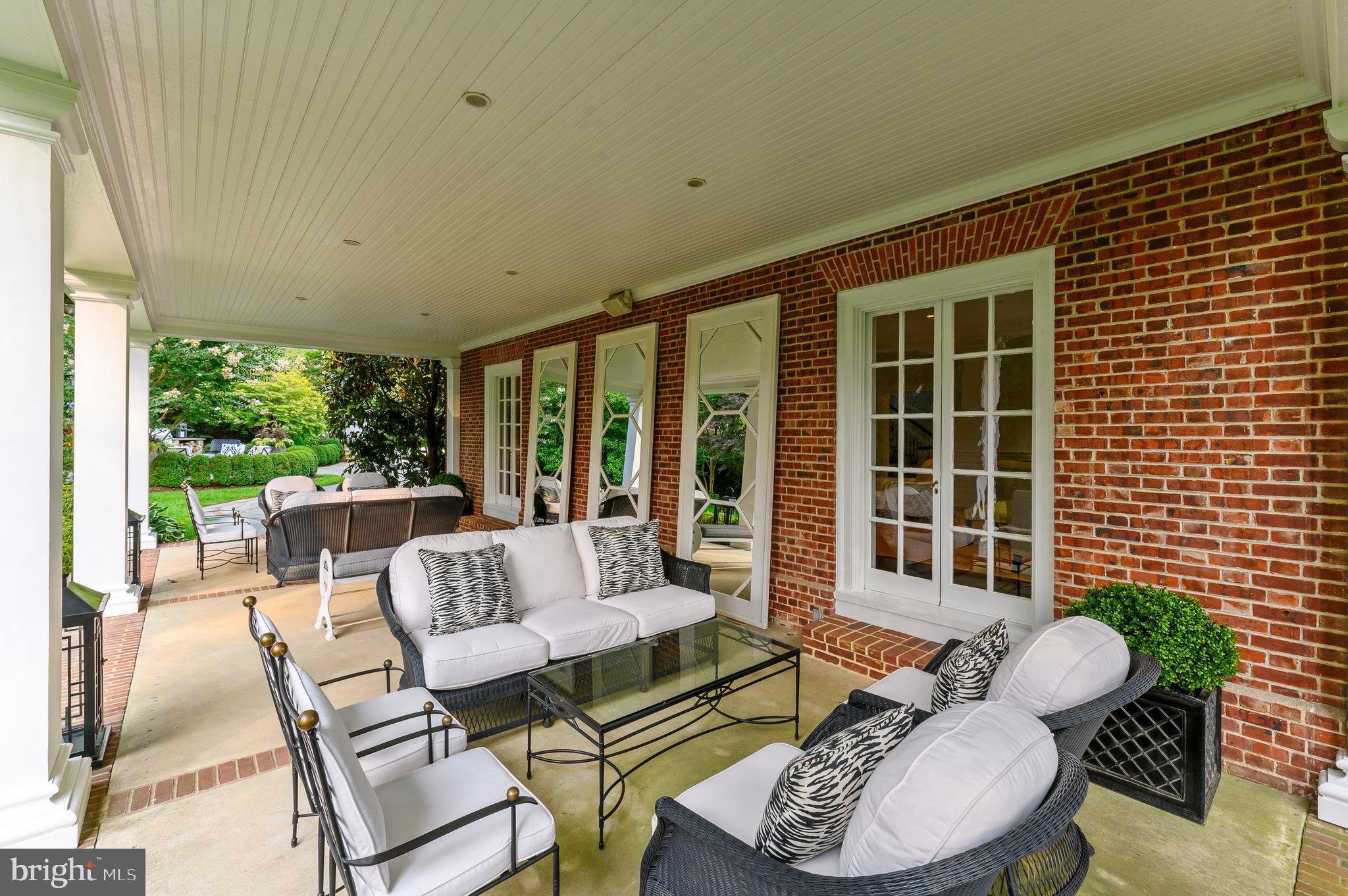 SPRING MILL ESTATE - Residential