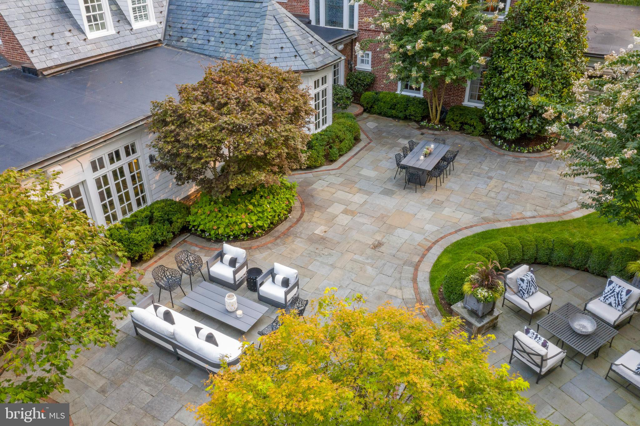 SPRING MILL ESTATE - Residential