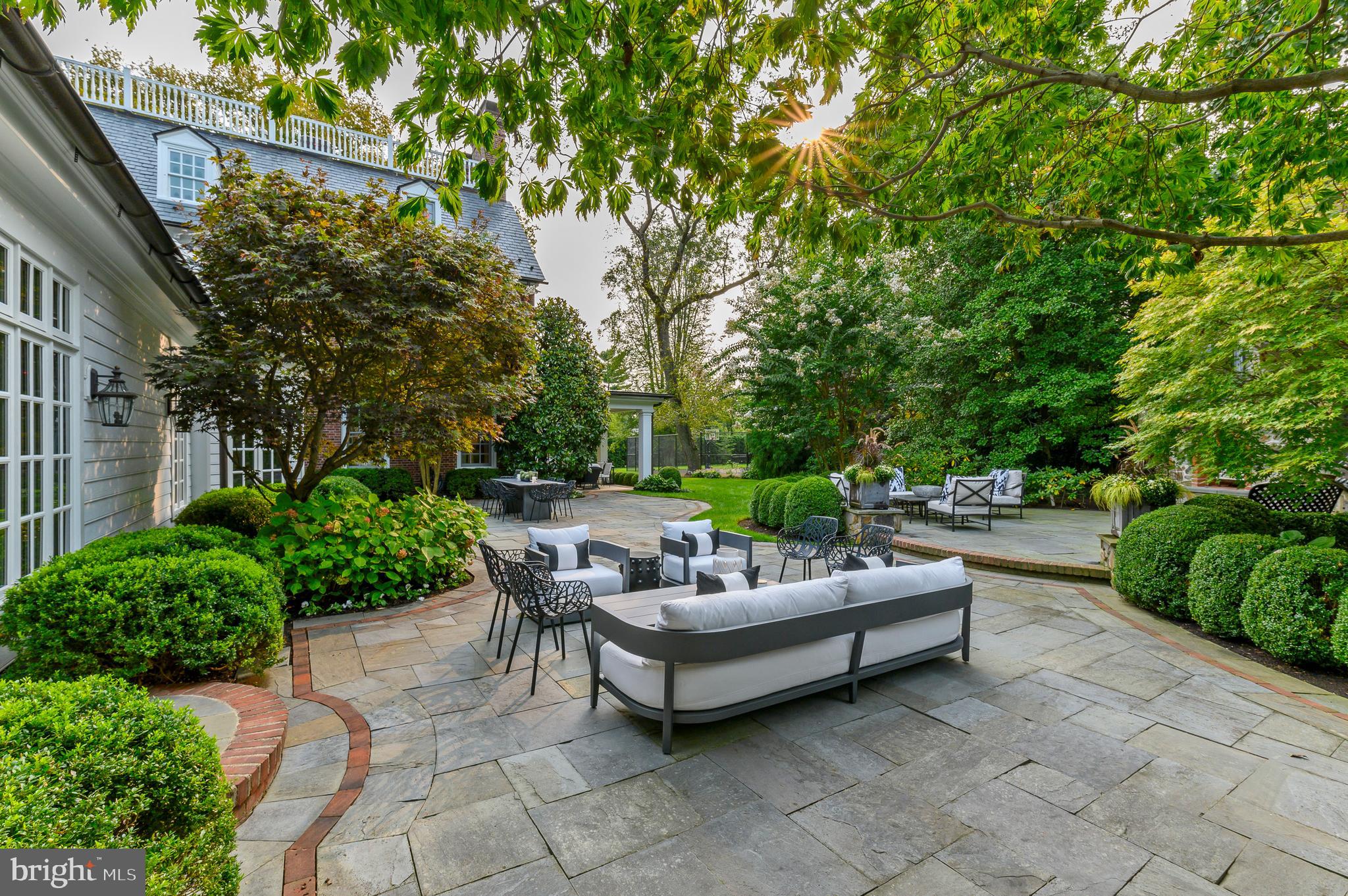 SPRING MILL ESTATE - Residential