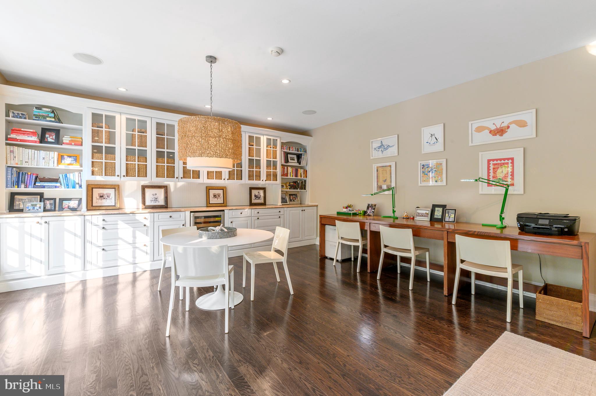 SPRING MILL ESTATE - Residential