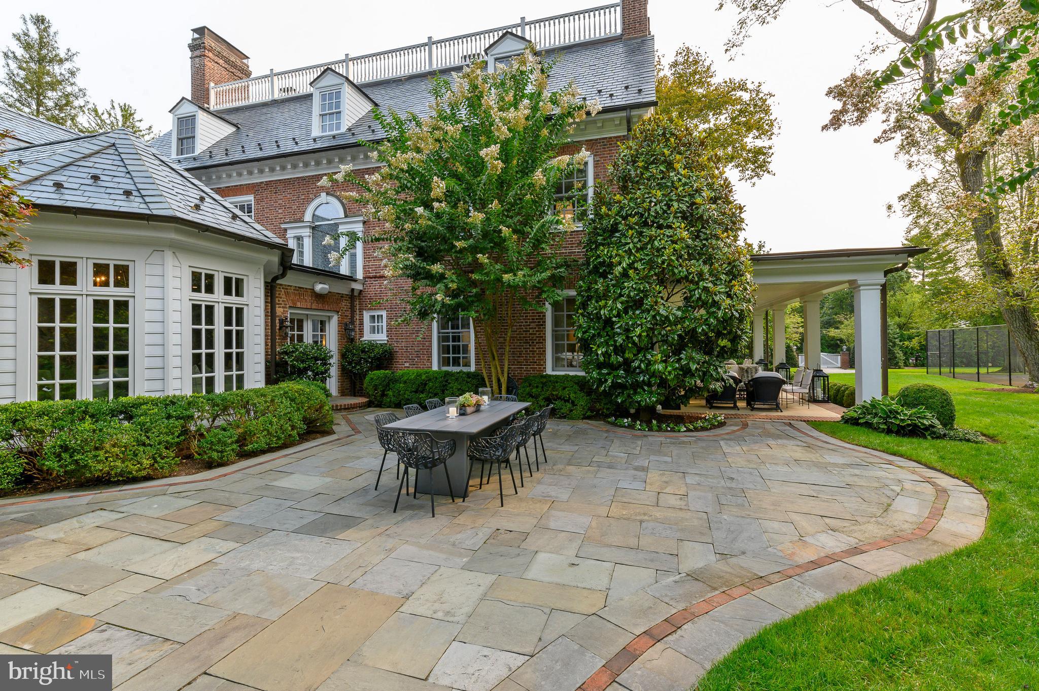 SPRING MILL ESTATE - Residential