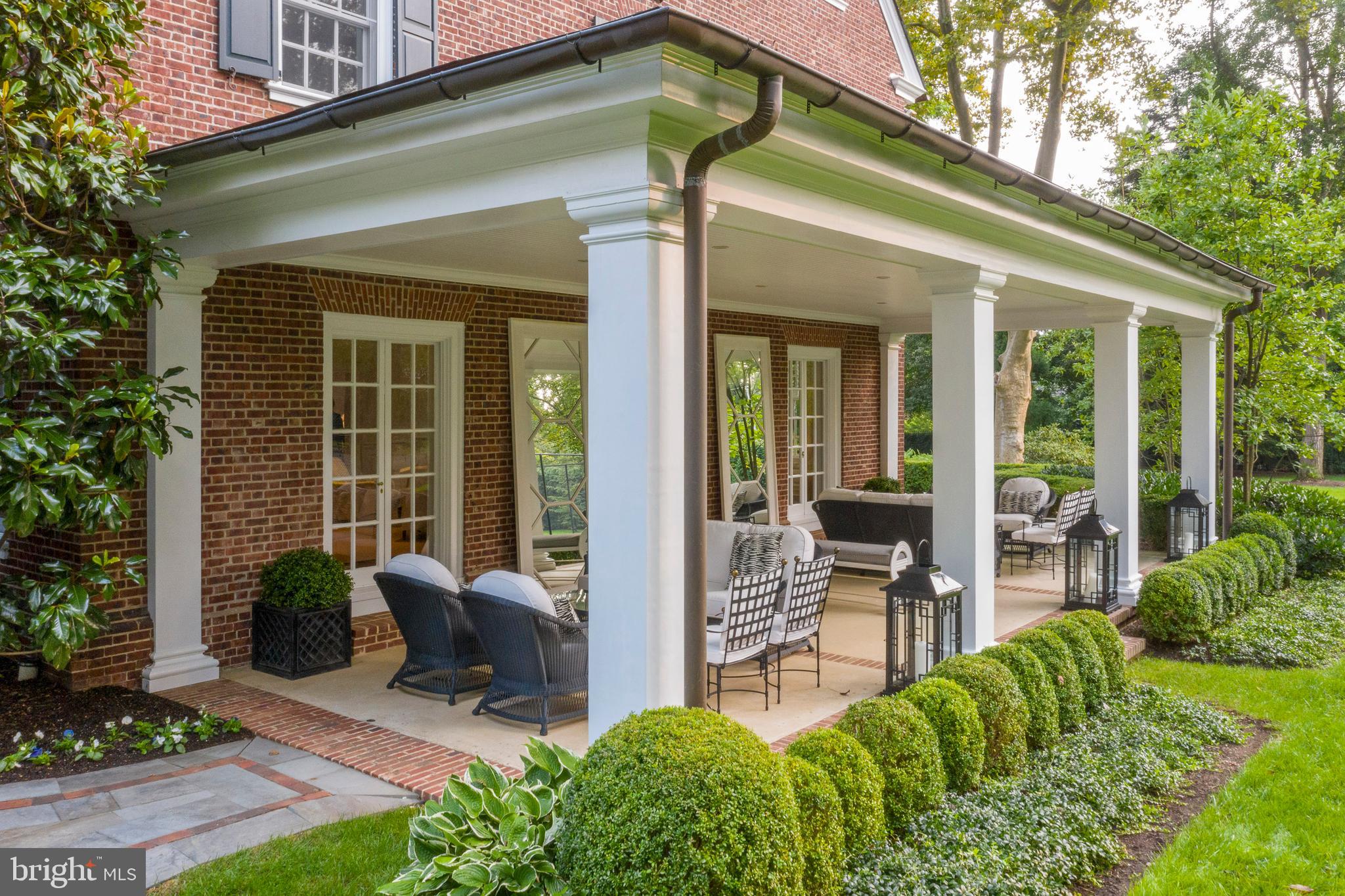 SPRING MILL ESTATE - Residential