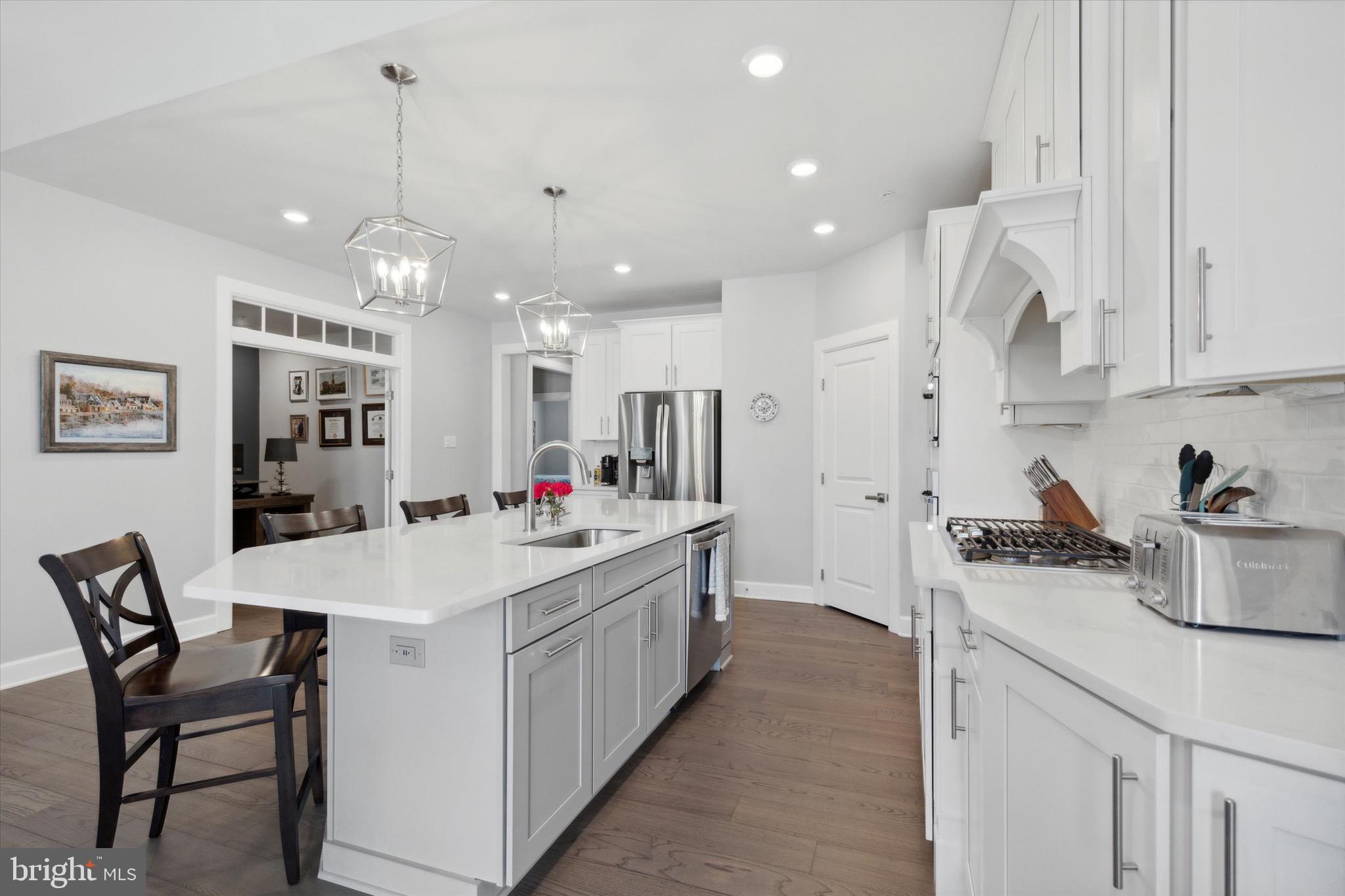 WAYNE GLEN - Residential