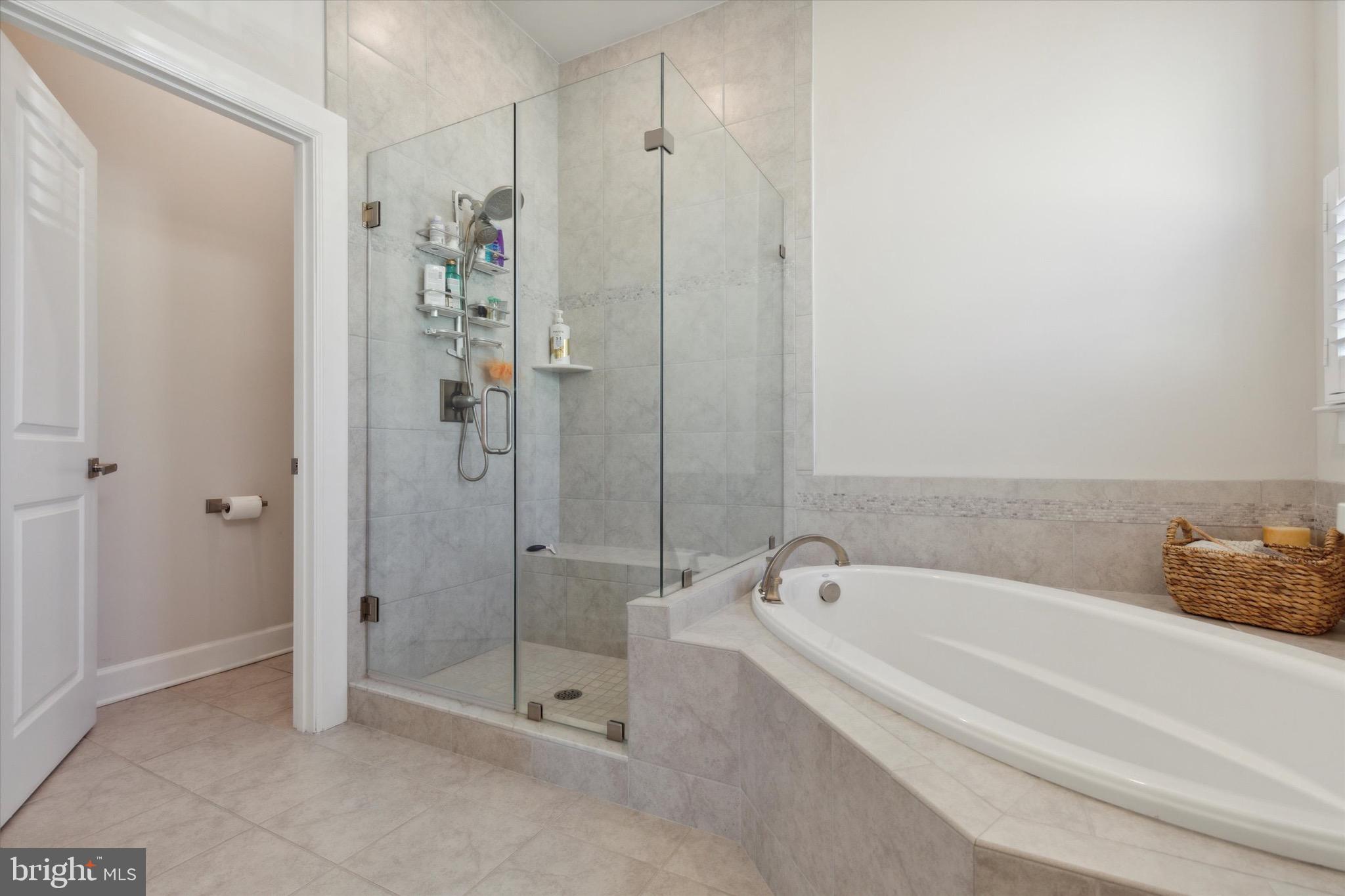 WAYNE GLEN - Residential