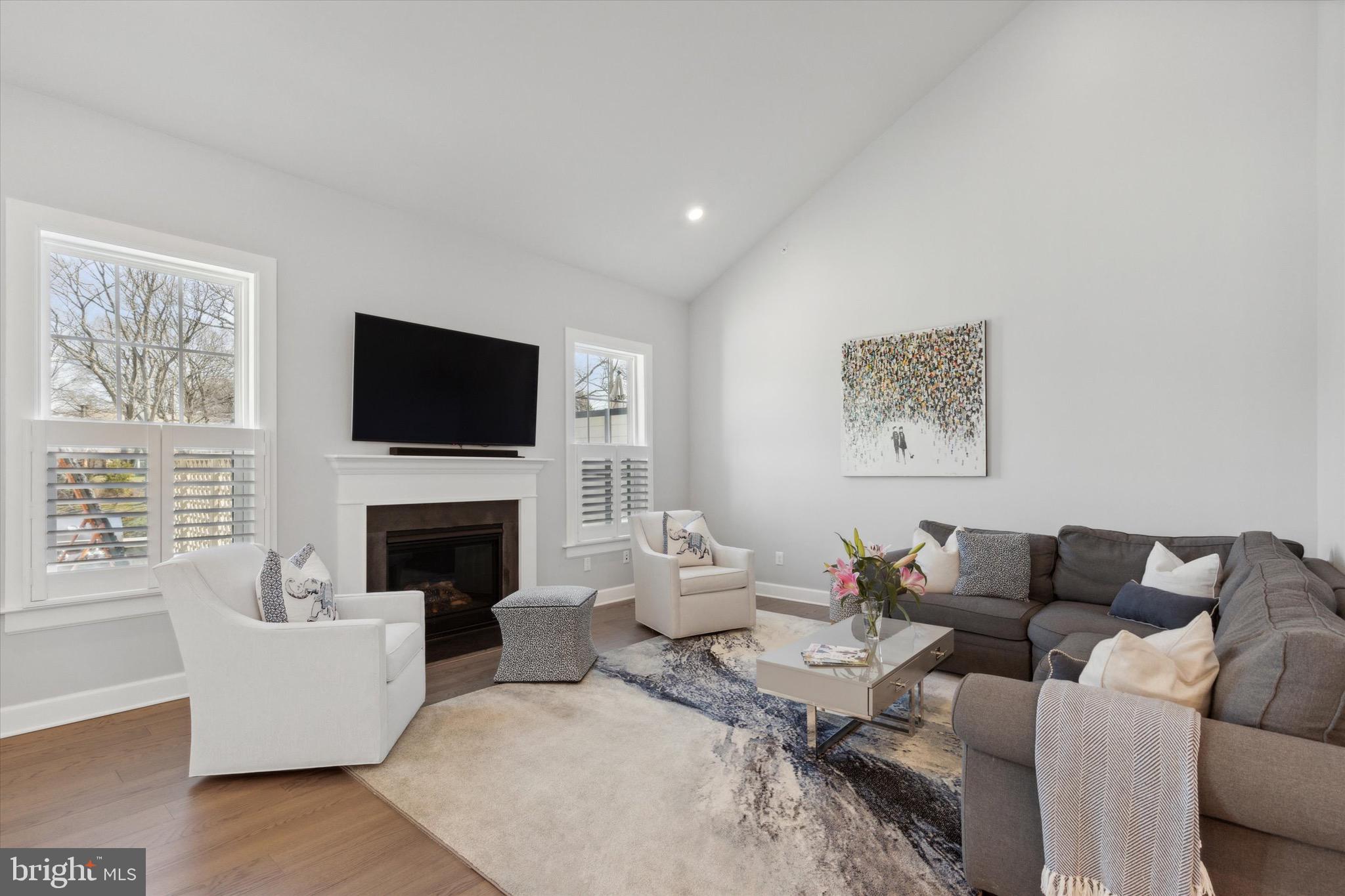 WAYNE GLEN - Residential