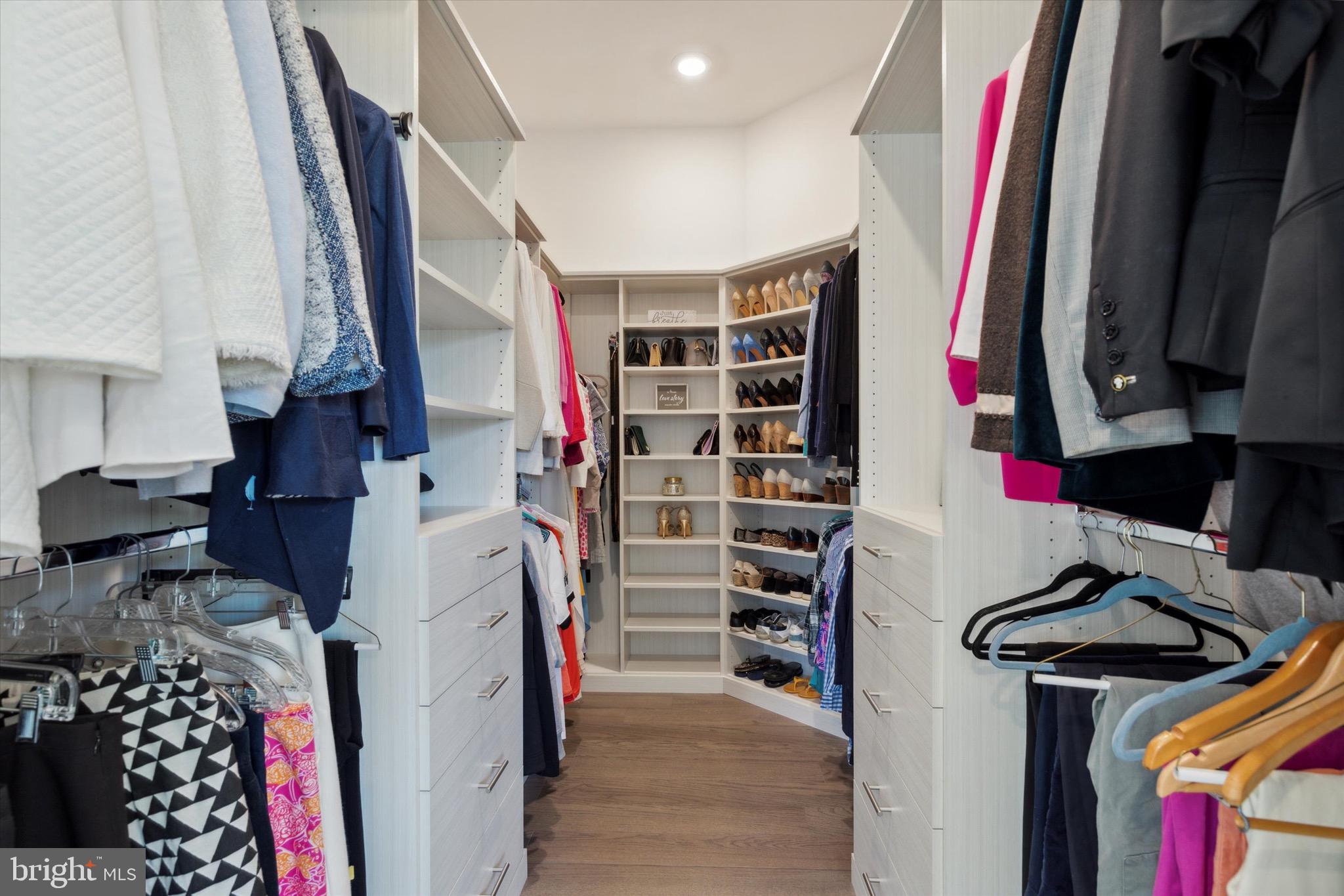 WAYNE GLEN - Residential